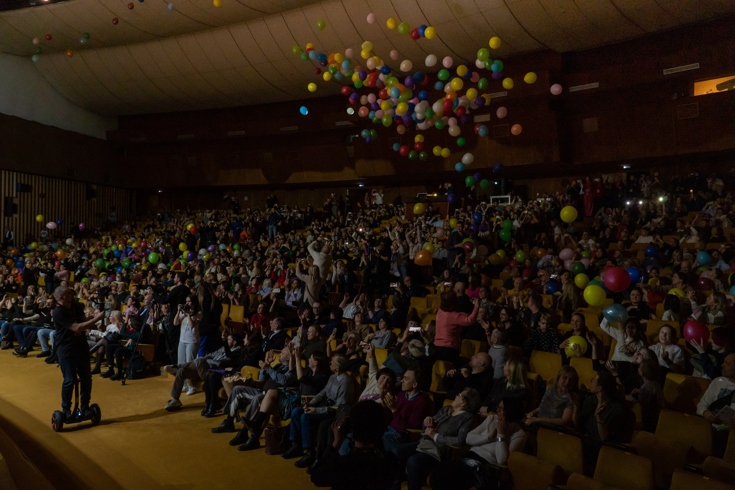 Съёмка концерта для Домисольки, большой концертный зал Космос. «Студия DRONAVT`s» — видеосъёмка и фотография г. Москва
