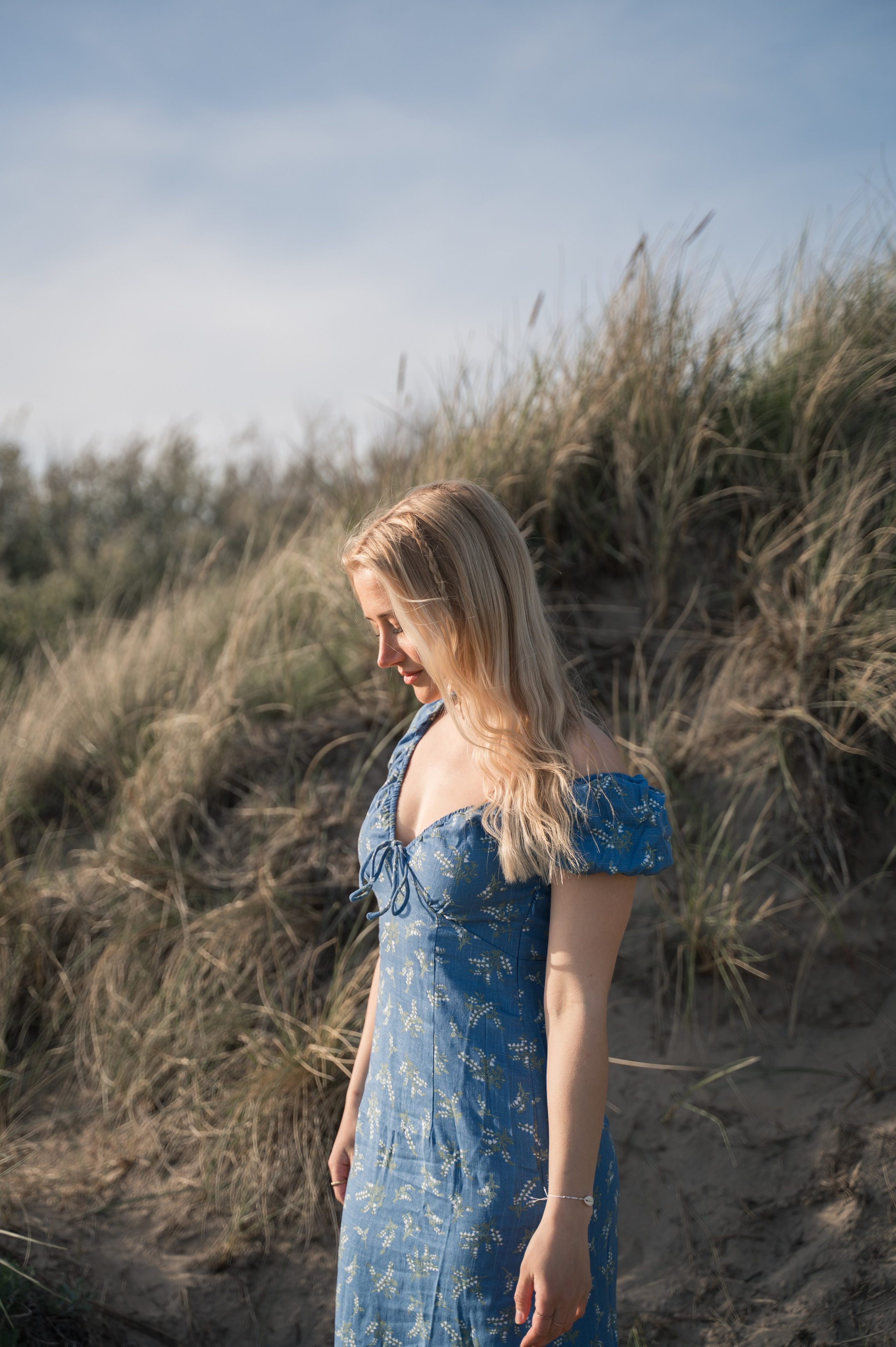 Porträttfotografering på Skrea Strand i Falkenberg. Bröllops- och familjefotograf i Halmstad | Valentina