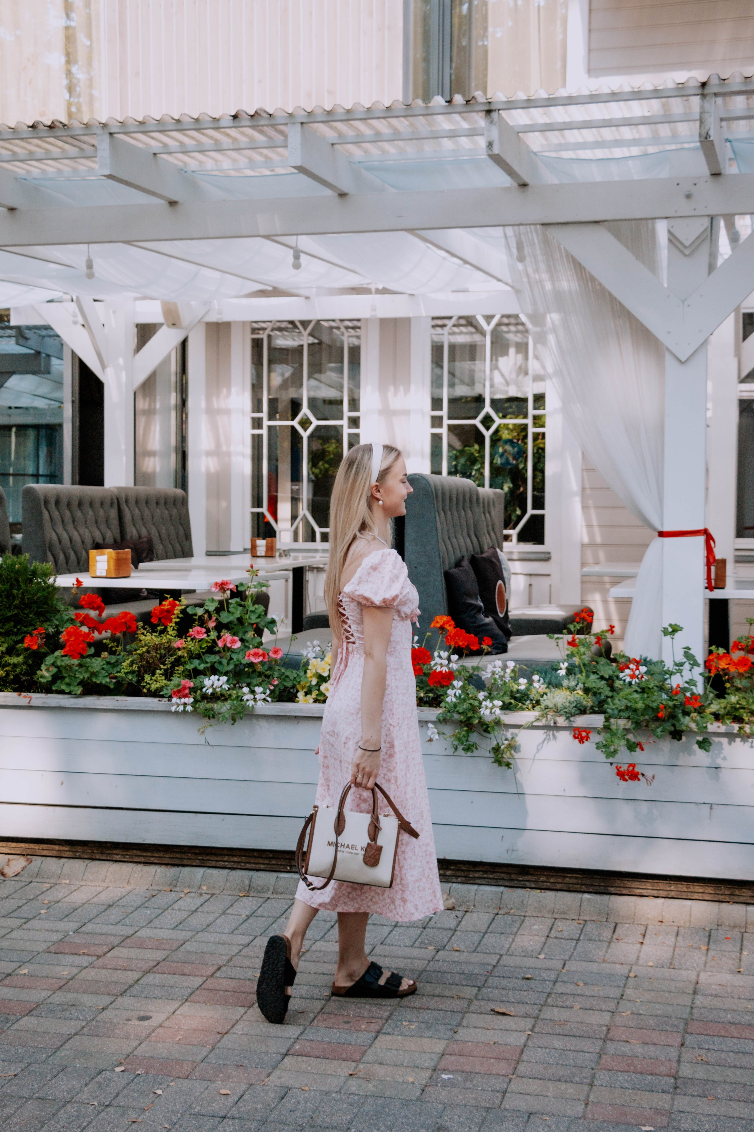 Диана. Бережно сохраняю ваши чувства и истории на своих фотографиях