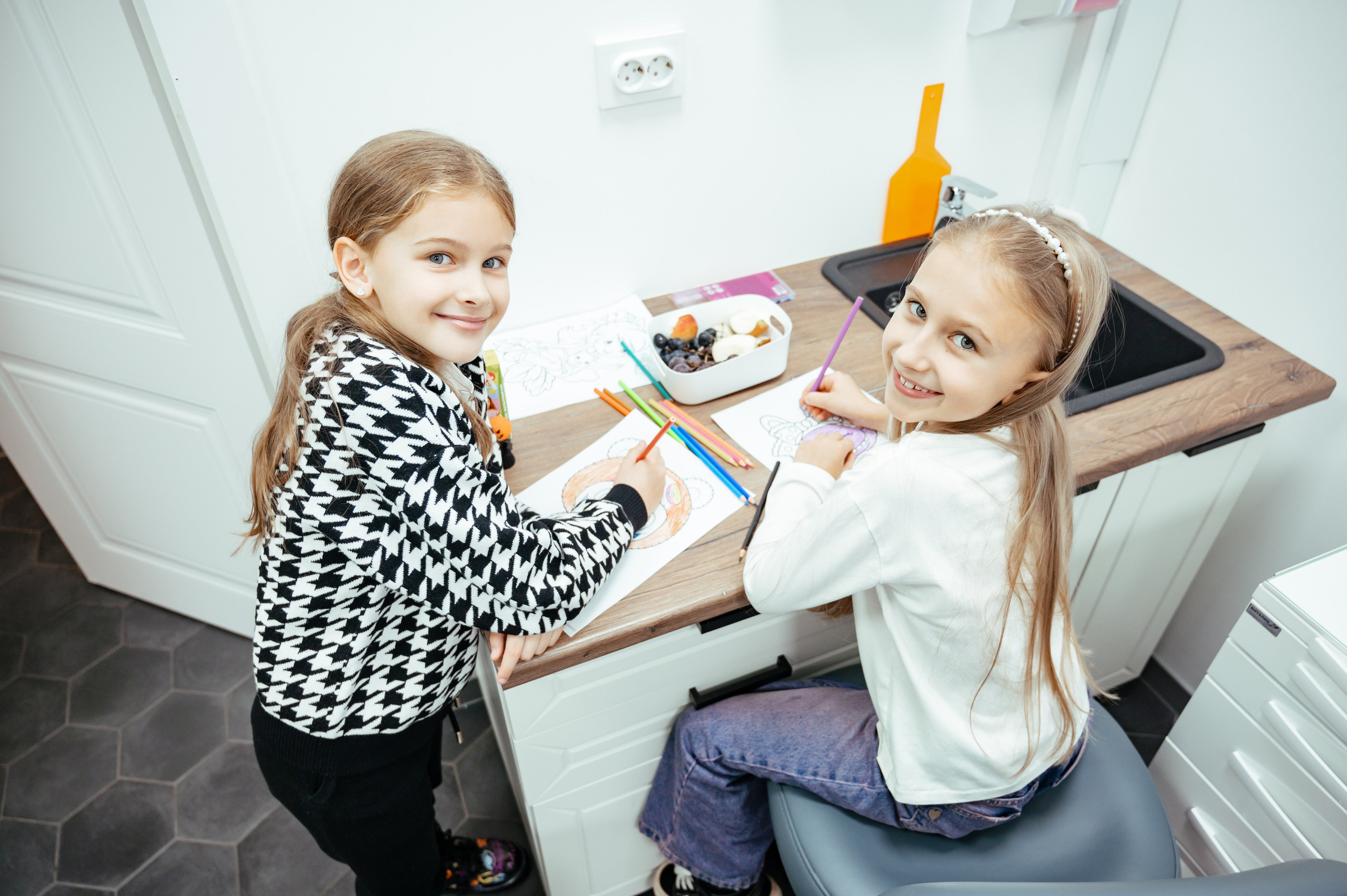 Открытие стоматологии Smile Is. Анастасия Петрович фотограф, фотокорреспондент в Москве и Санкт-Петербурге. Фотосъёмка репортажа, мероприятия, корпоративная съёмка, контент