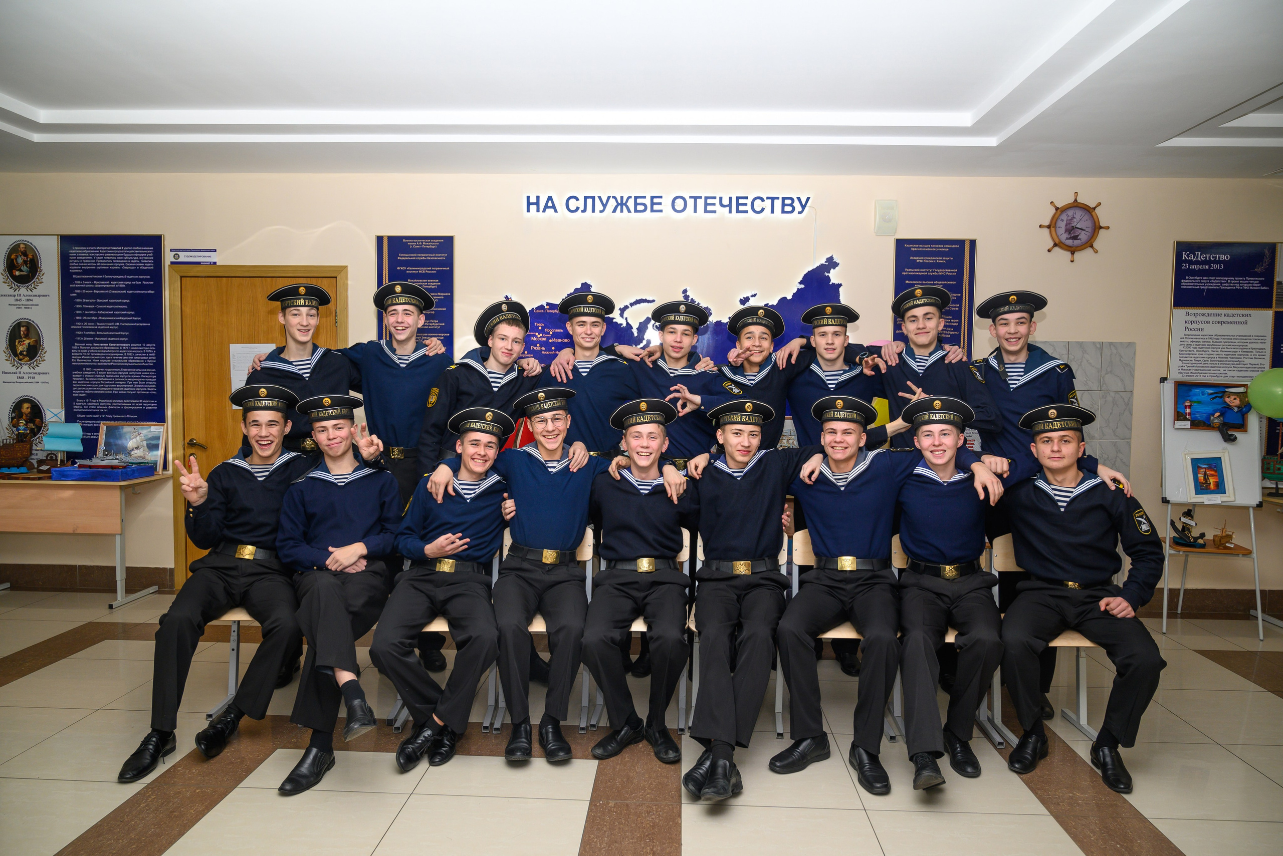 Старшая школа. Фото. Современные выпускные альбомы. Воткинск