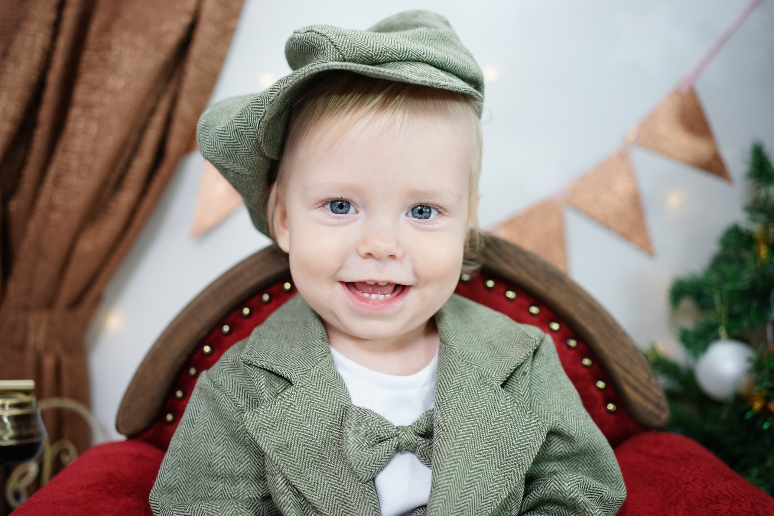 Бордовая зона. Детская Фотостудия ГОДОВАСИКИ в Санкт-Петербурге фотосесия на годик