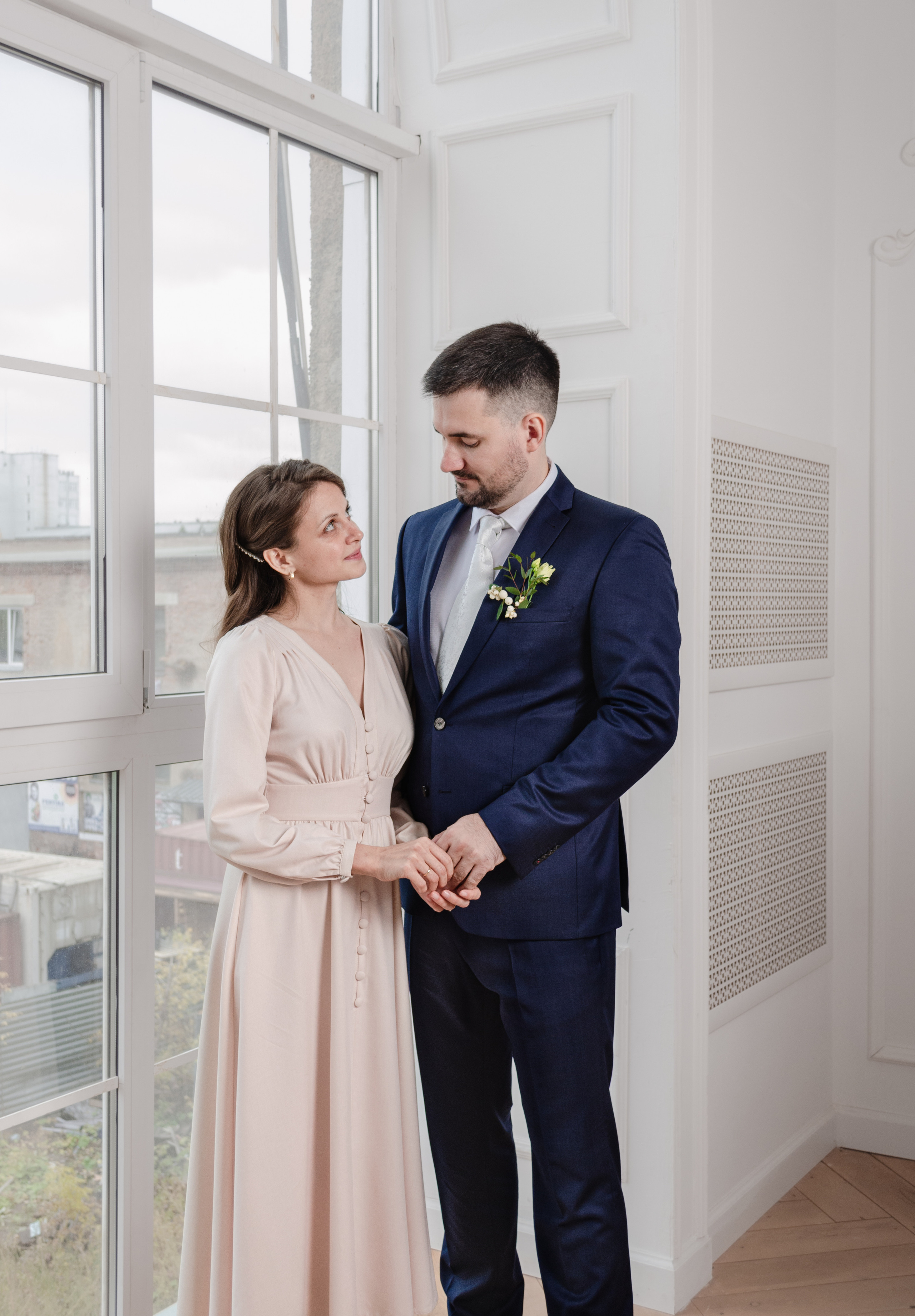 Свадебная съёмка в ЗАГСе и студии. Фотографы для фотосессий в Новосибирске