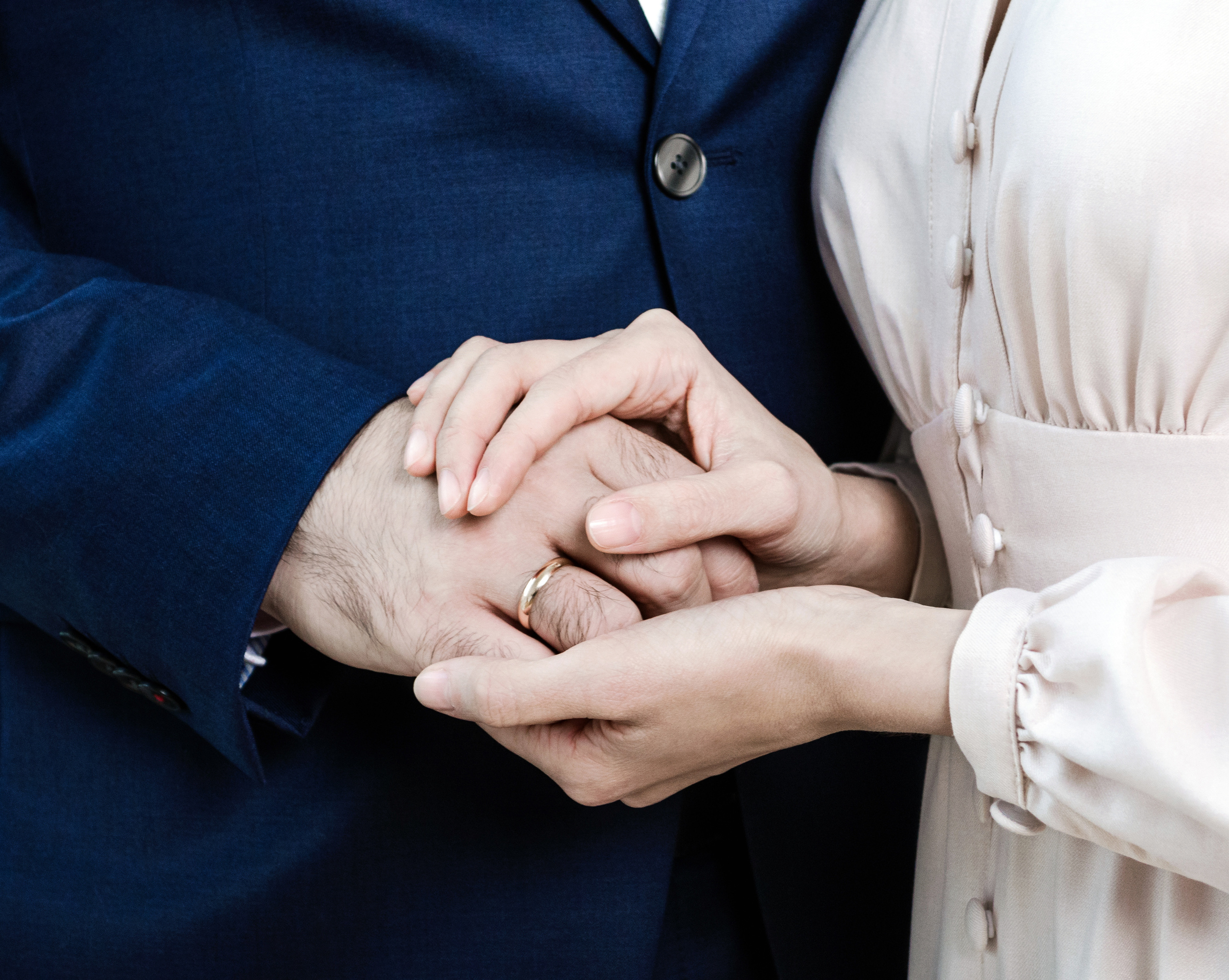 Свадебная съёмка в ЗАГСе и студии. Фотографы для фотосессий в Новосибирске