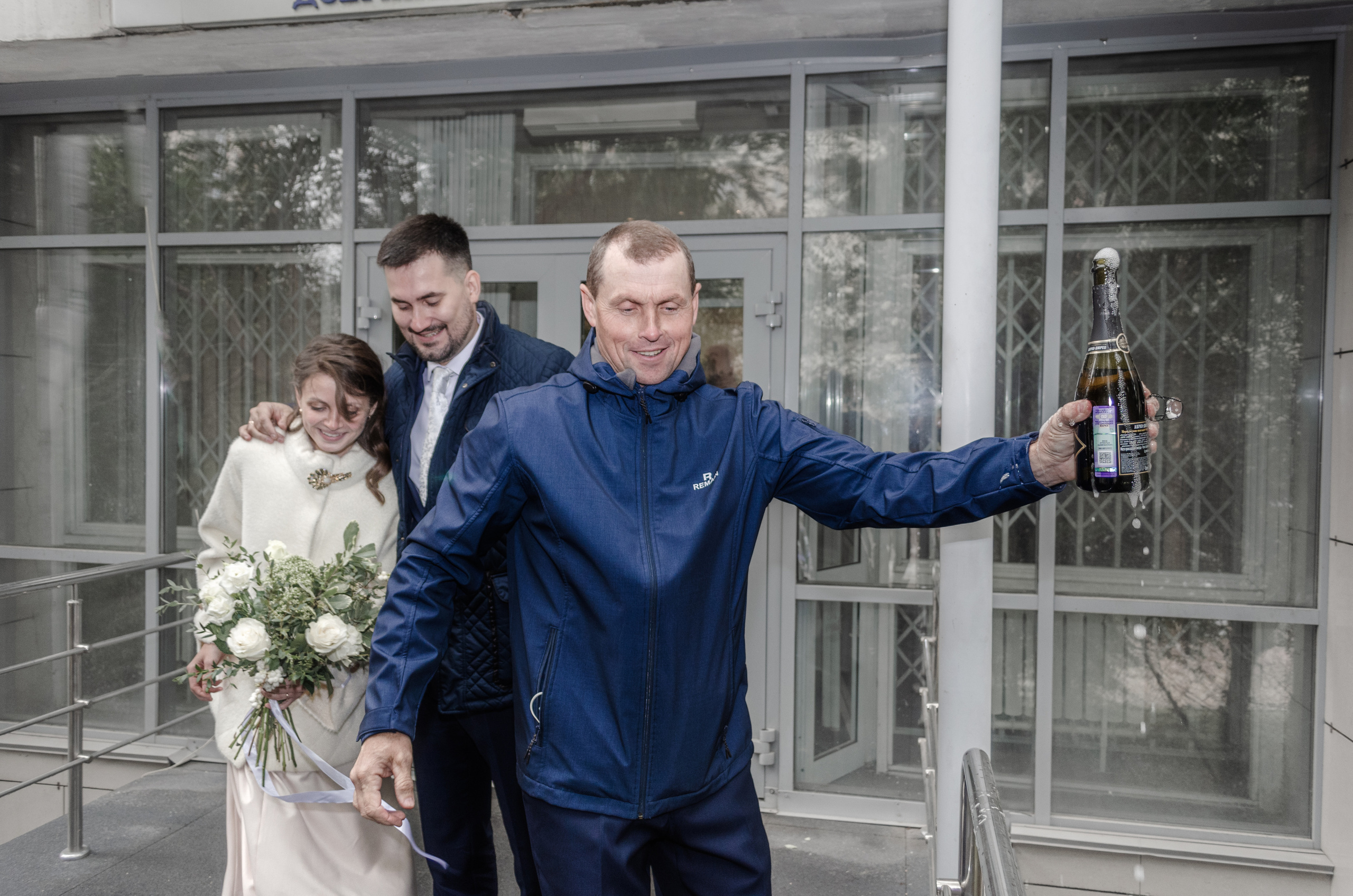 Свадебная съёмка в ЗАГСе и студии. Фотографы для фотосессий в Новосибирске