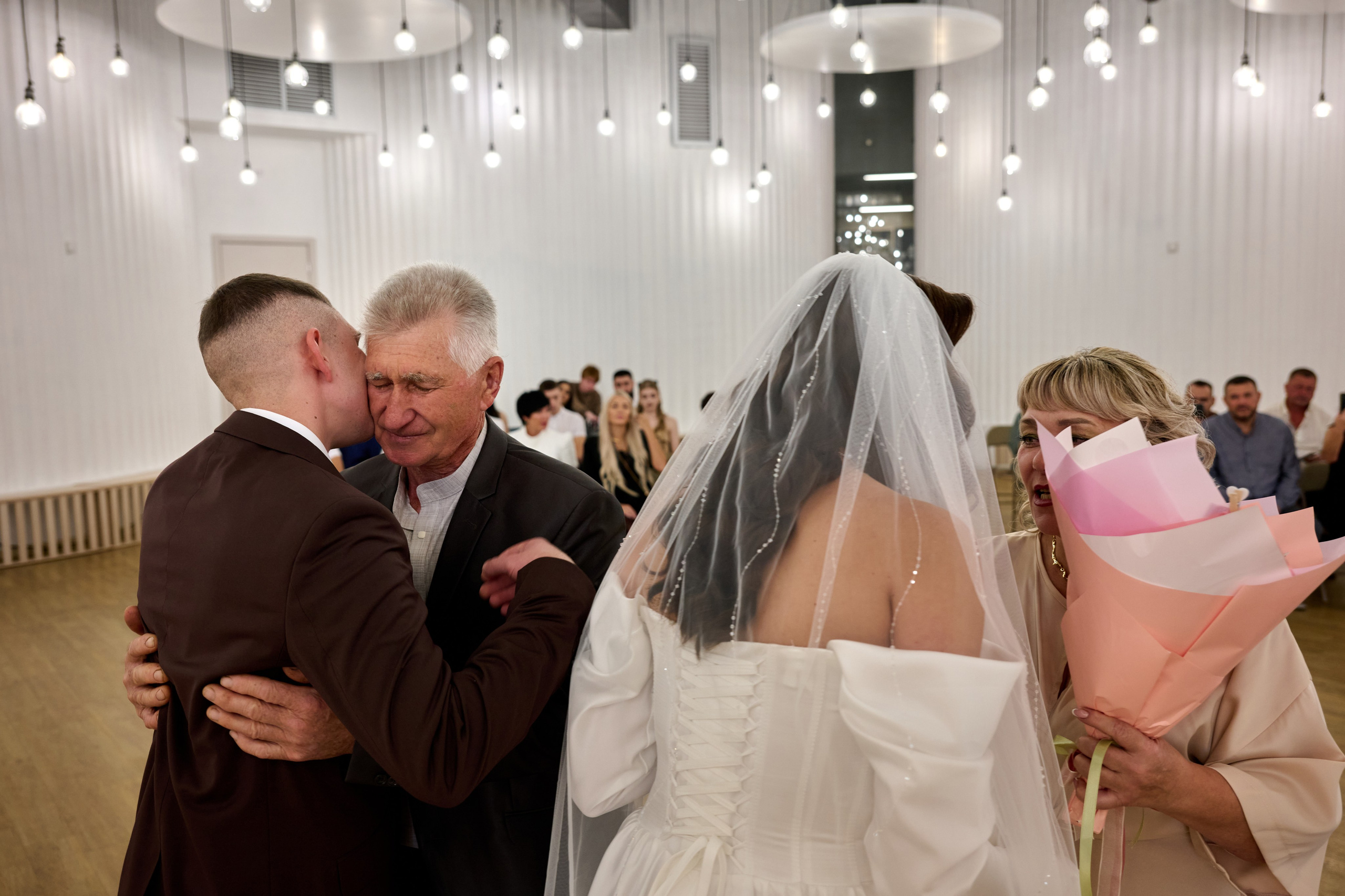 Свадьба Дениса и Валерии в Старом Осколе. Профессиональный фотограф Старый Оскол, Губкин — свадьба, венчание, крещение, юбилей и день рождения