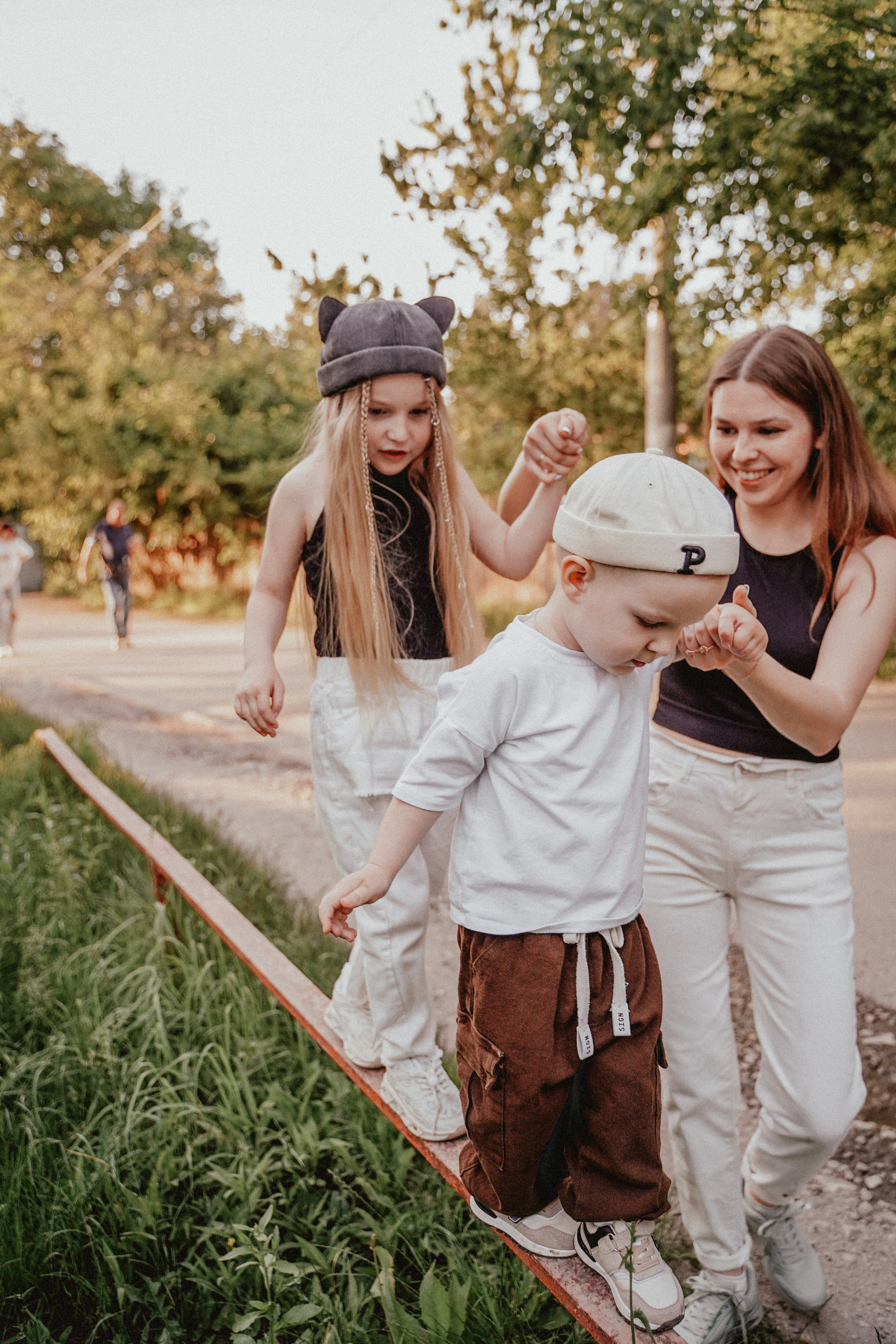 Семейная фотосессия со скейтом и самокатом. Семейный и женский фотограф в Краснодаре Анастасия Приймак