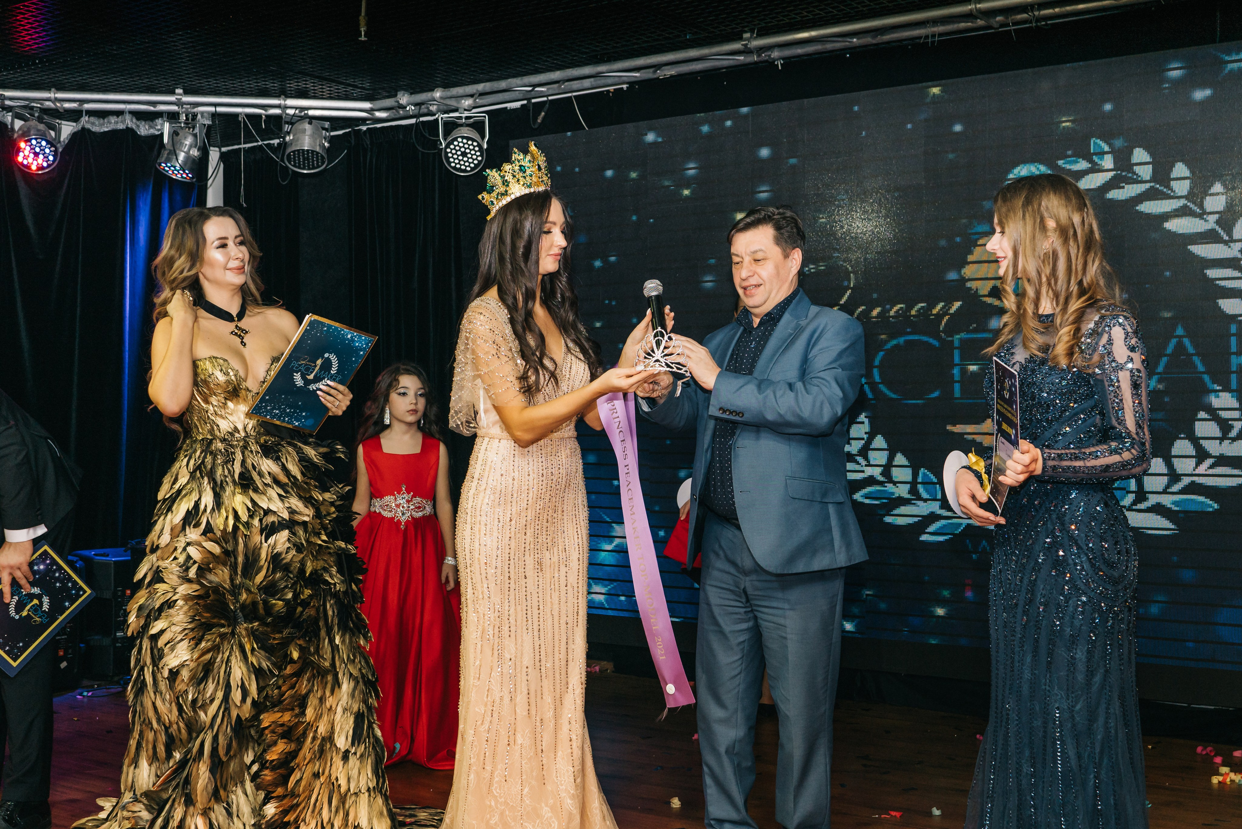 Queen Peacemaker. Женский фотограф в Москве Анастасия Сидорова