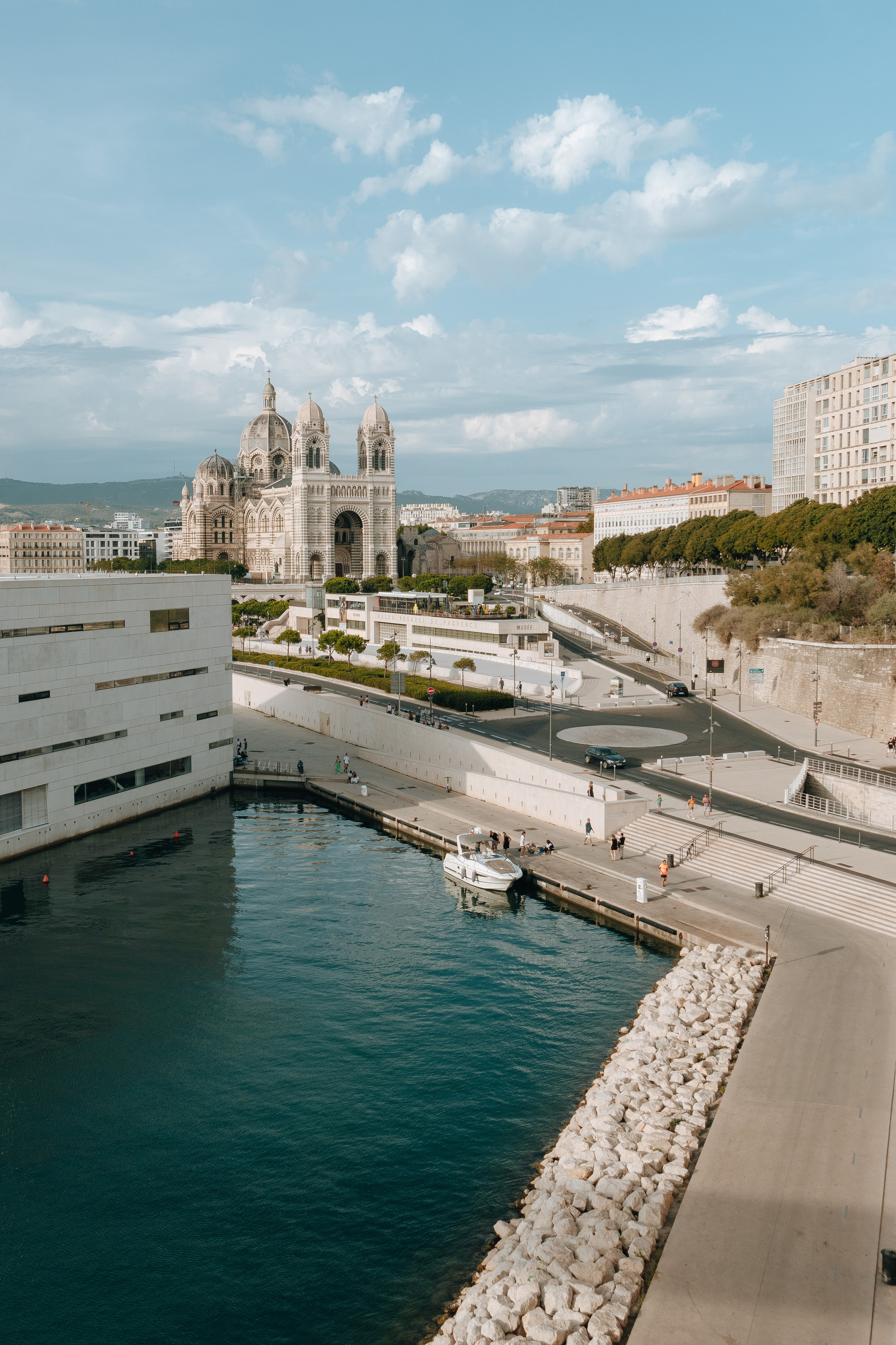 Swiss Landscape Photographer | Geneva, Alps & Lake Geneva - Tanya. Professional Wedding Photographer Geneva & Romande Switzerland | Tanya Creator