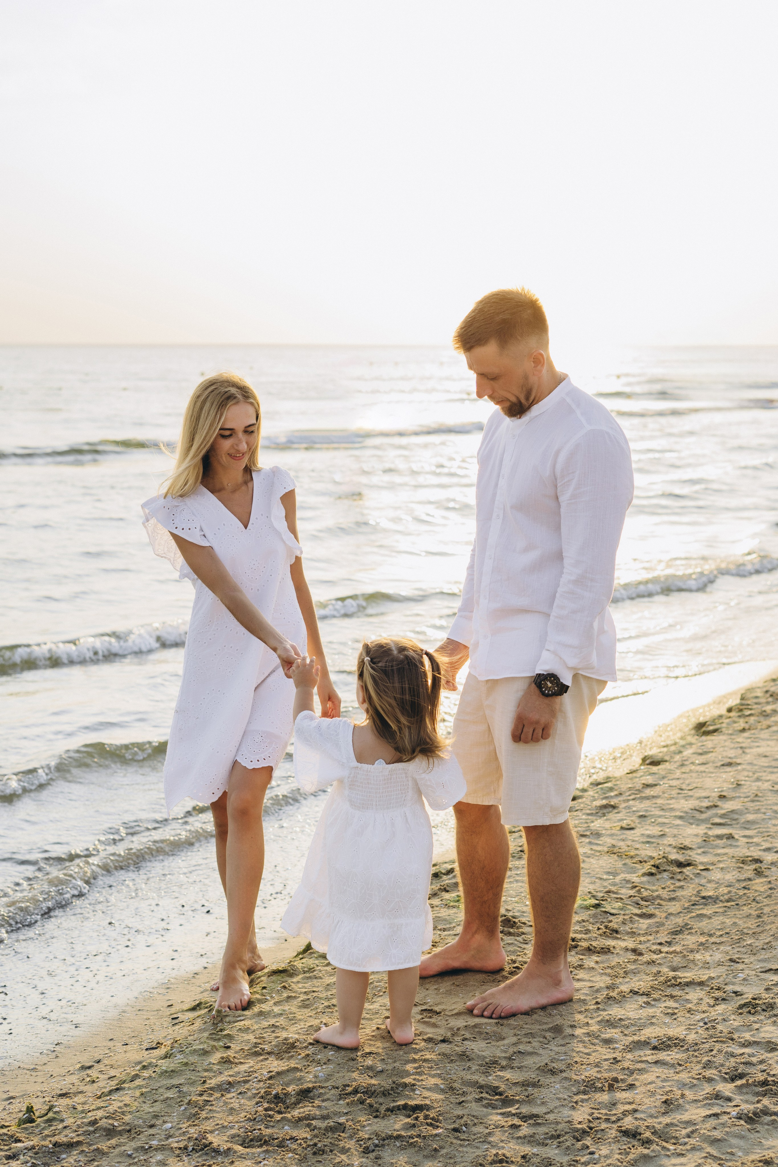 Геленджикский фотограф запечатлел восторг - ребенок кормит чаек с рук, фотограф Геленджик