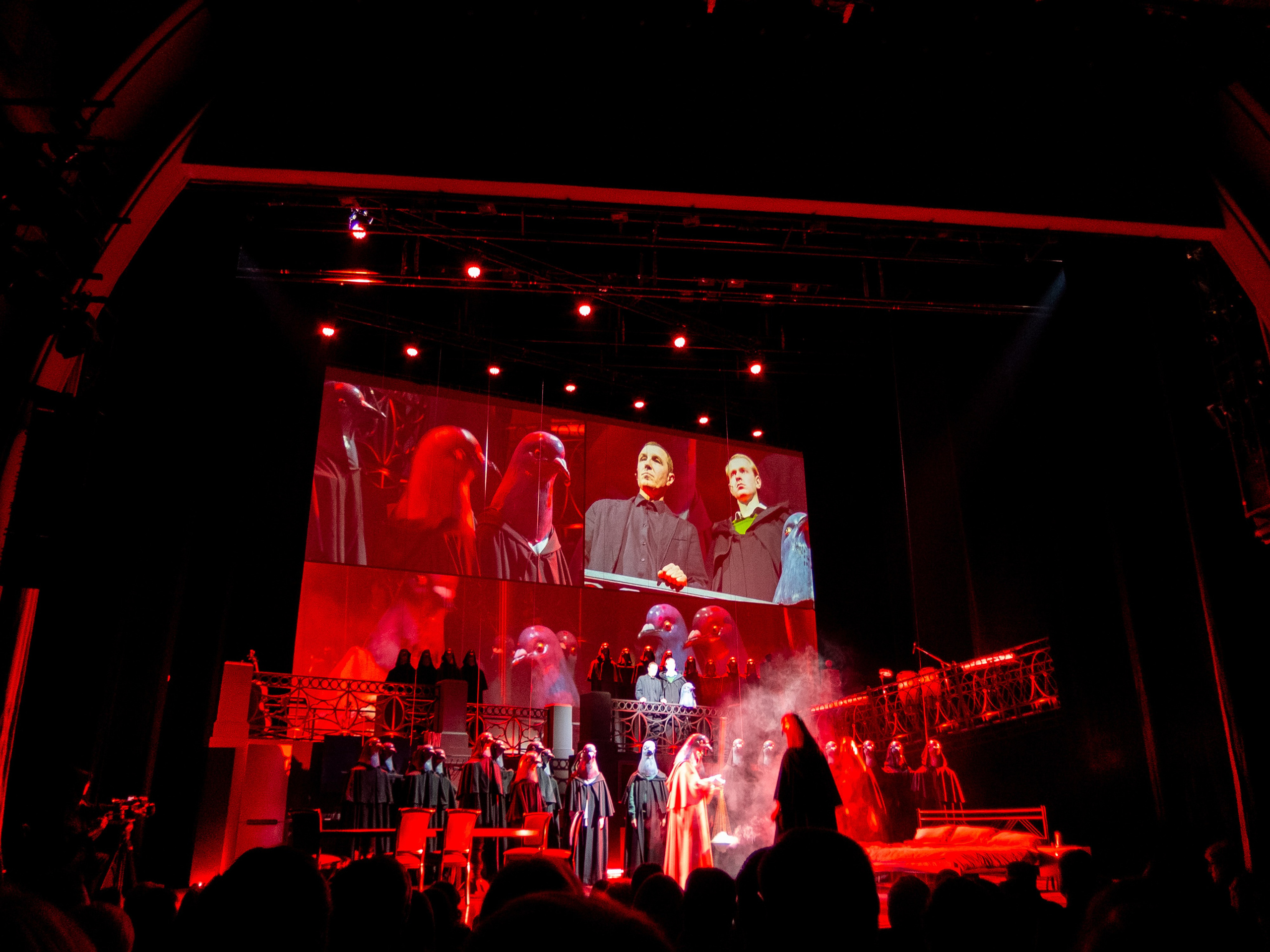 Маскарад с закрытыми глазами. Переосмысление. Искусство фотографии. Мария Осокина