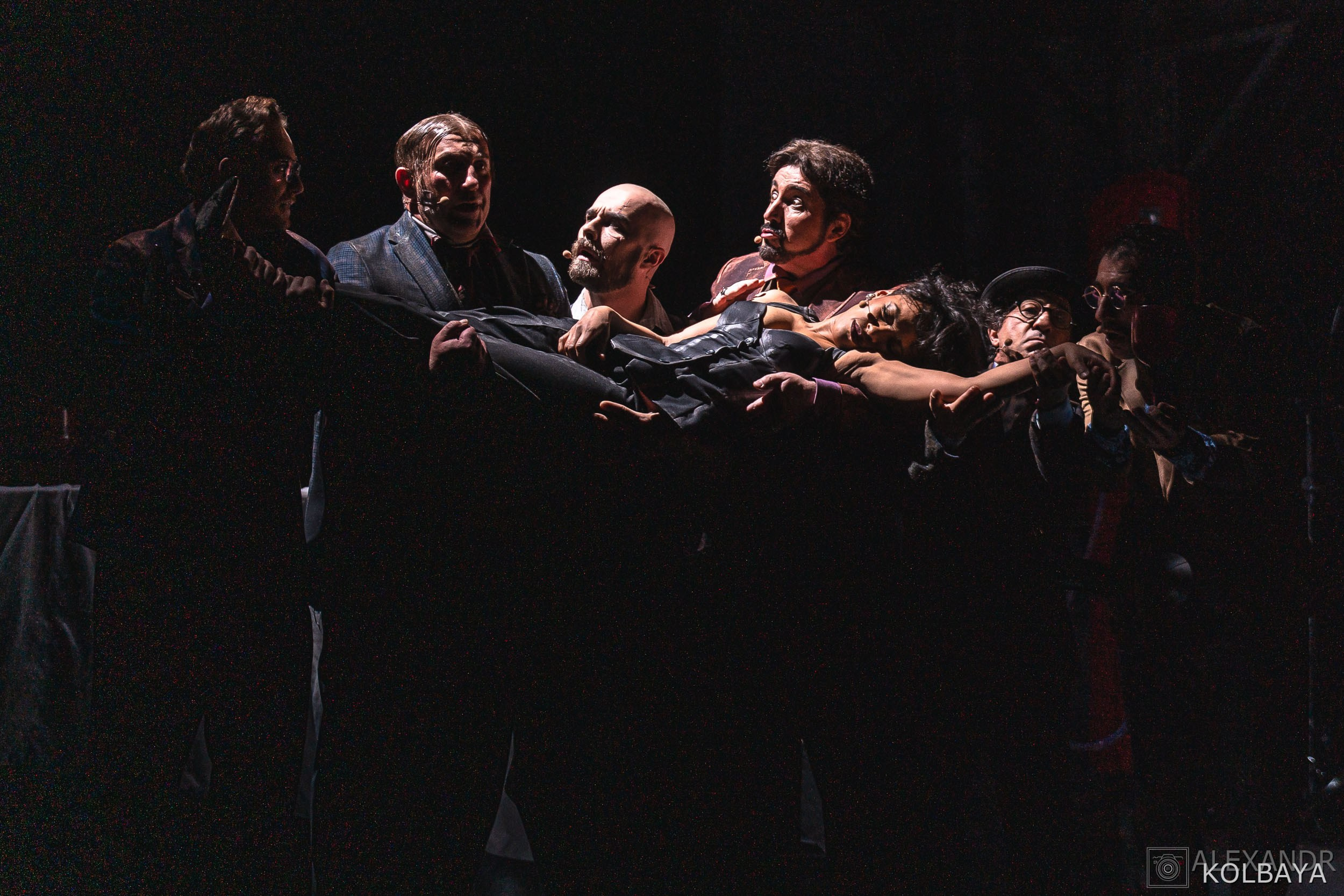 Фотографии со спектакля «Однажды в городе N». Концертный и театральный репортажный фотограф в Москве Александр Колбая