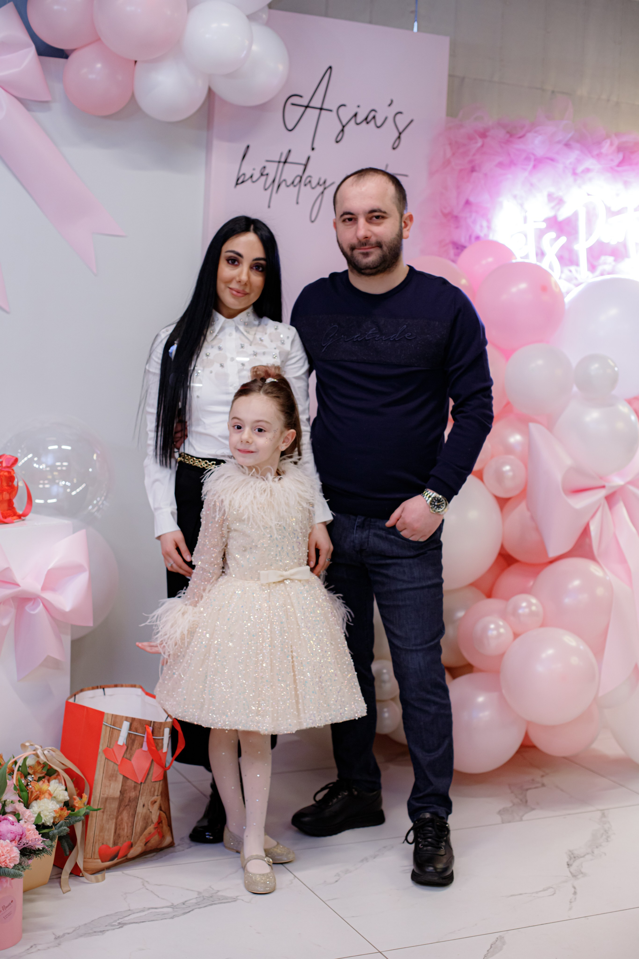 ASIA'S BIRTHDAY PARTY. Photokarish