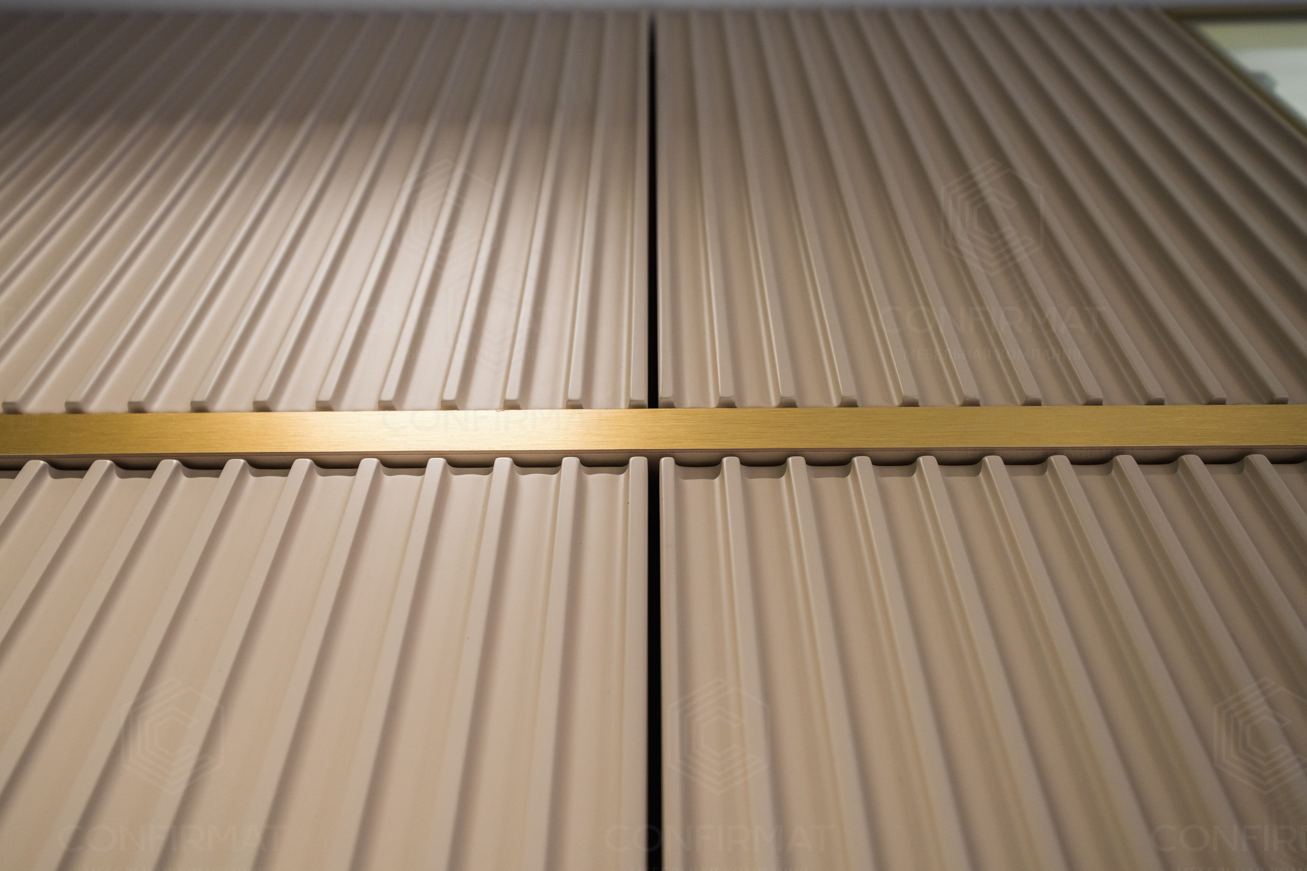 Кухне в цвете «крем Сабайон». Мебель на заказ