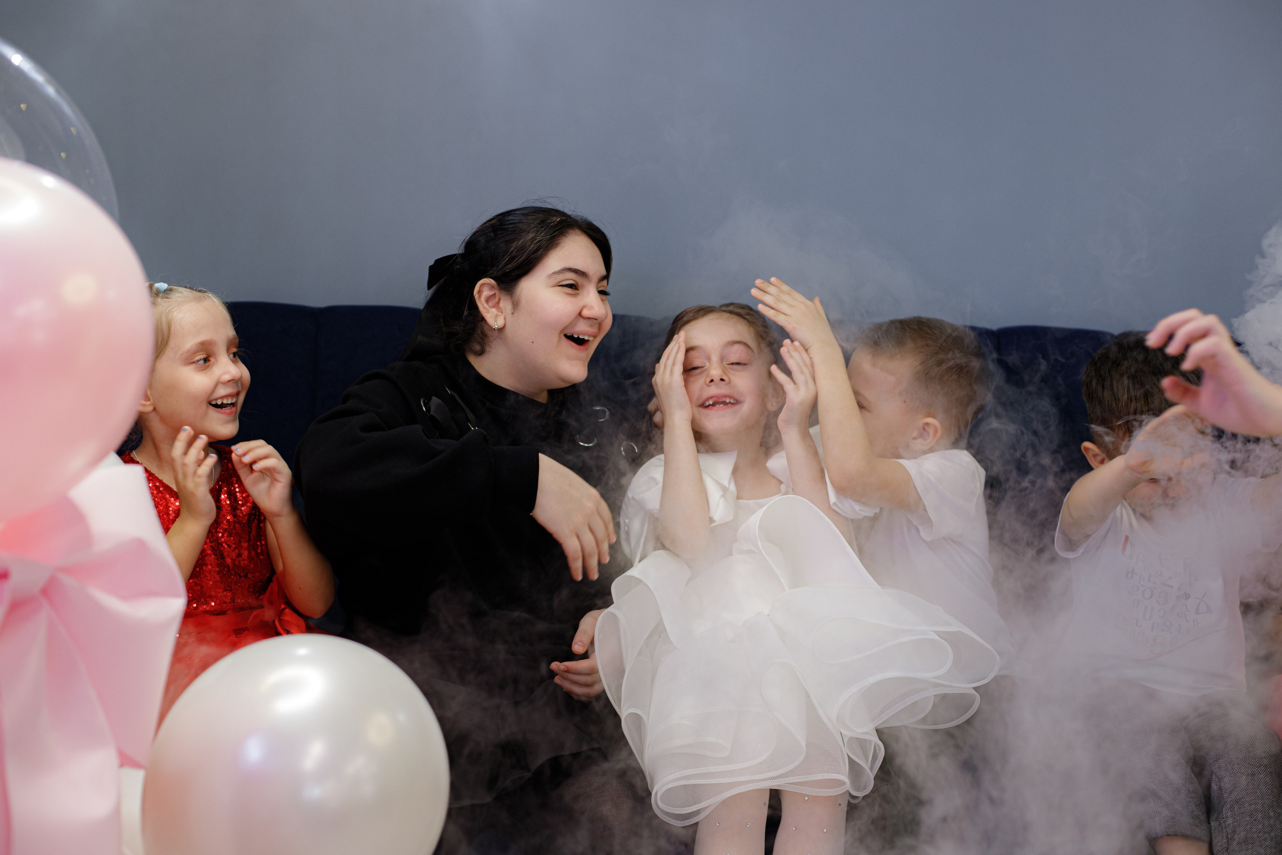 ASIA'S BIRTHDAY PARTY. Photokarish