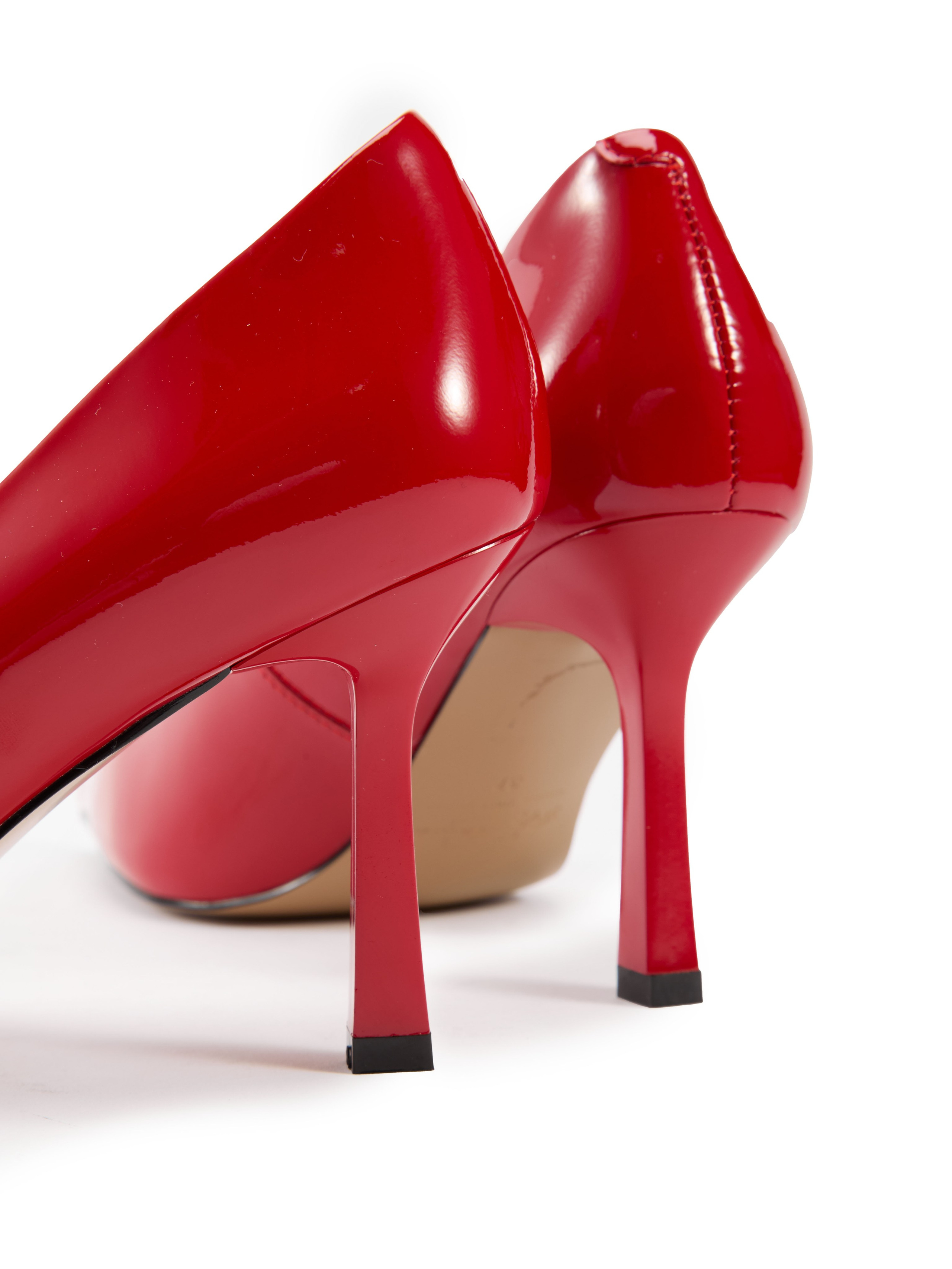 Каталожная фотография обуви. Фотограф в Москве Егор Гончаров