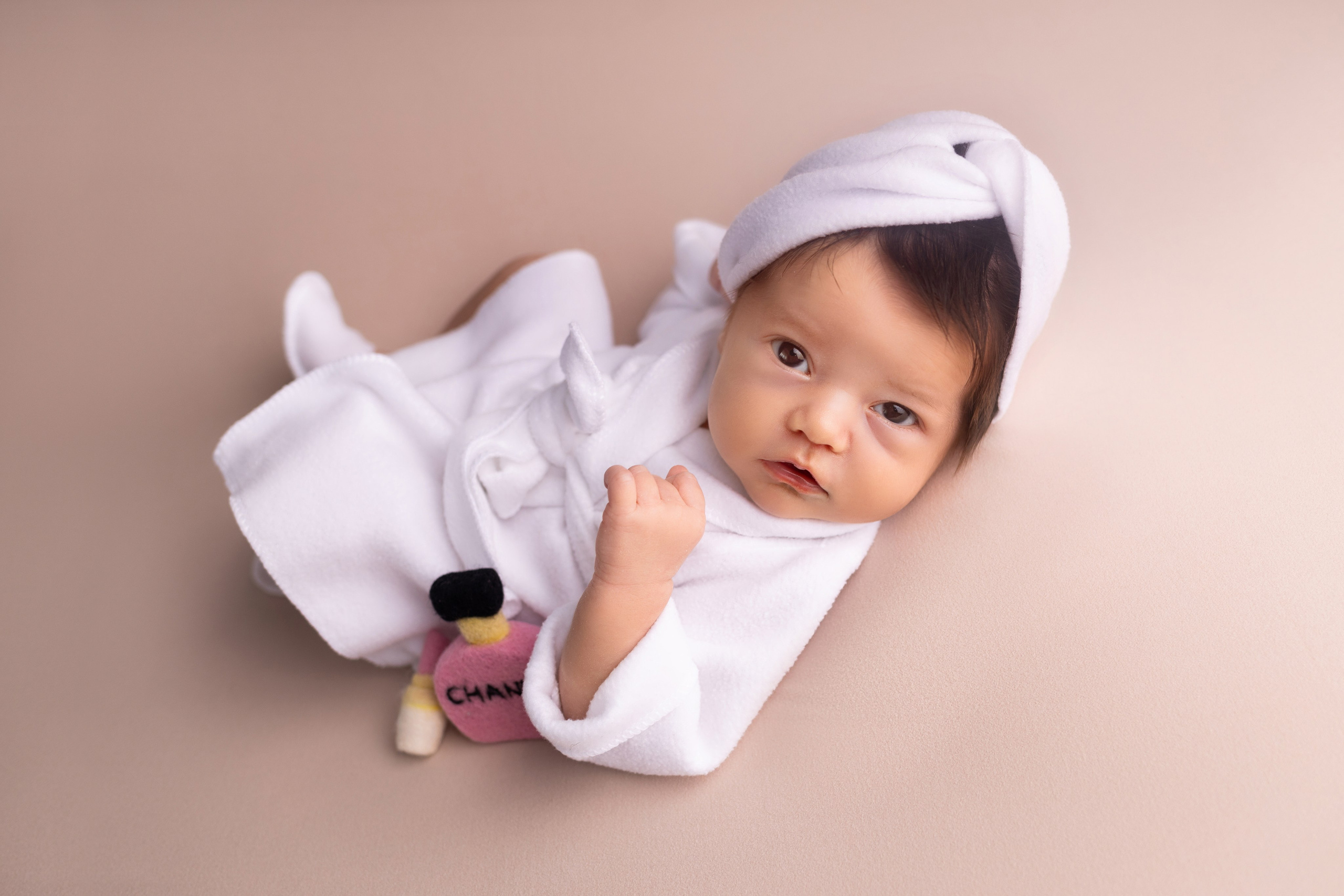 Классическая фотосессия малыша. Фотограф новорожденных малышей в Омске и Омской области Эльвира Камаева