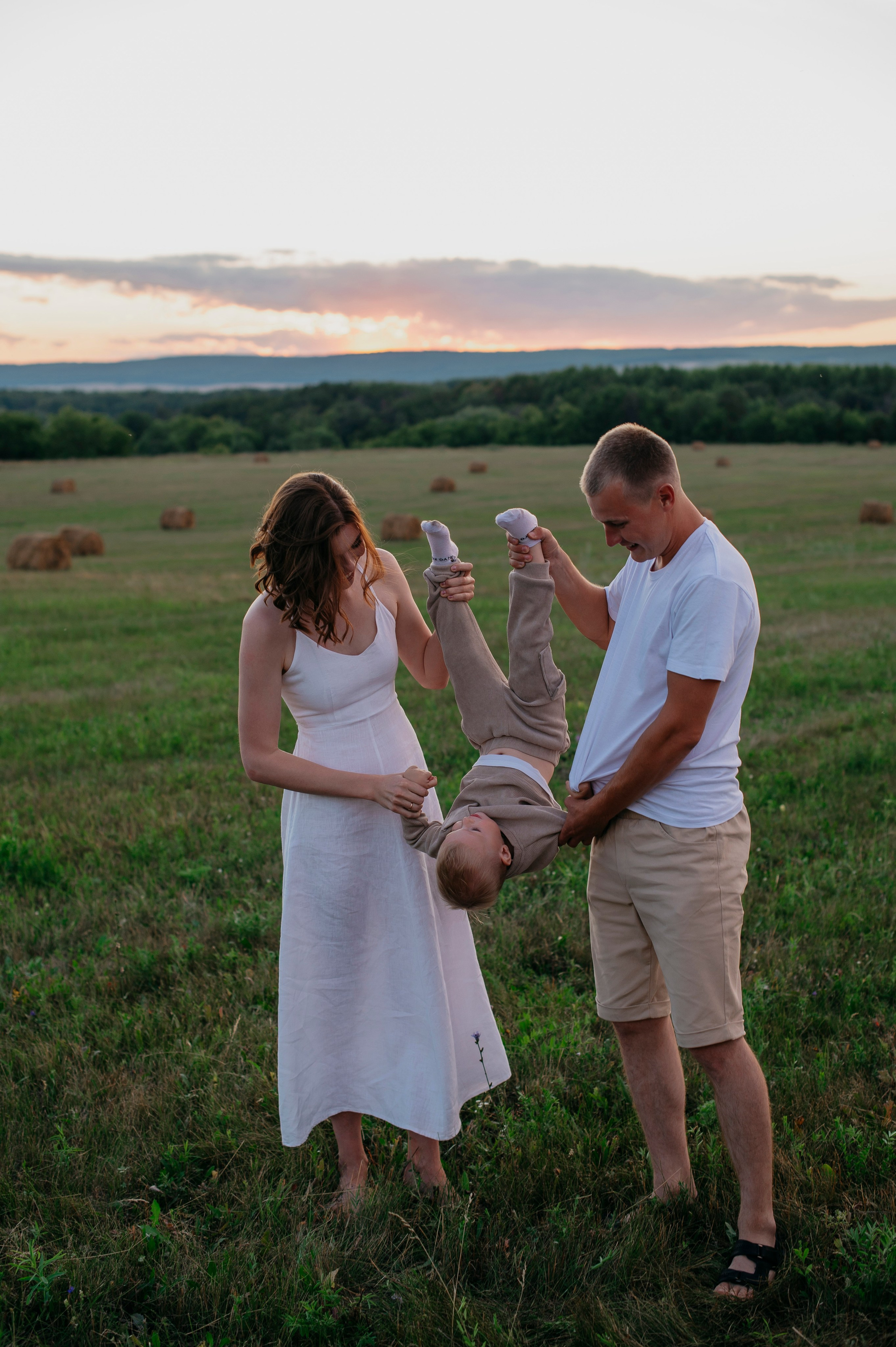 Семейная прогулка на закте. Фотограф Дарья Семина