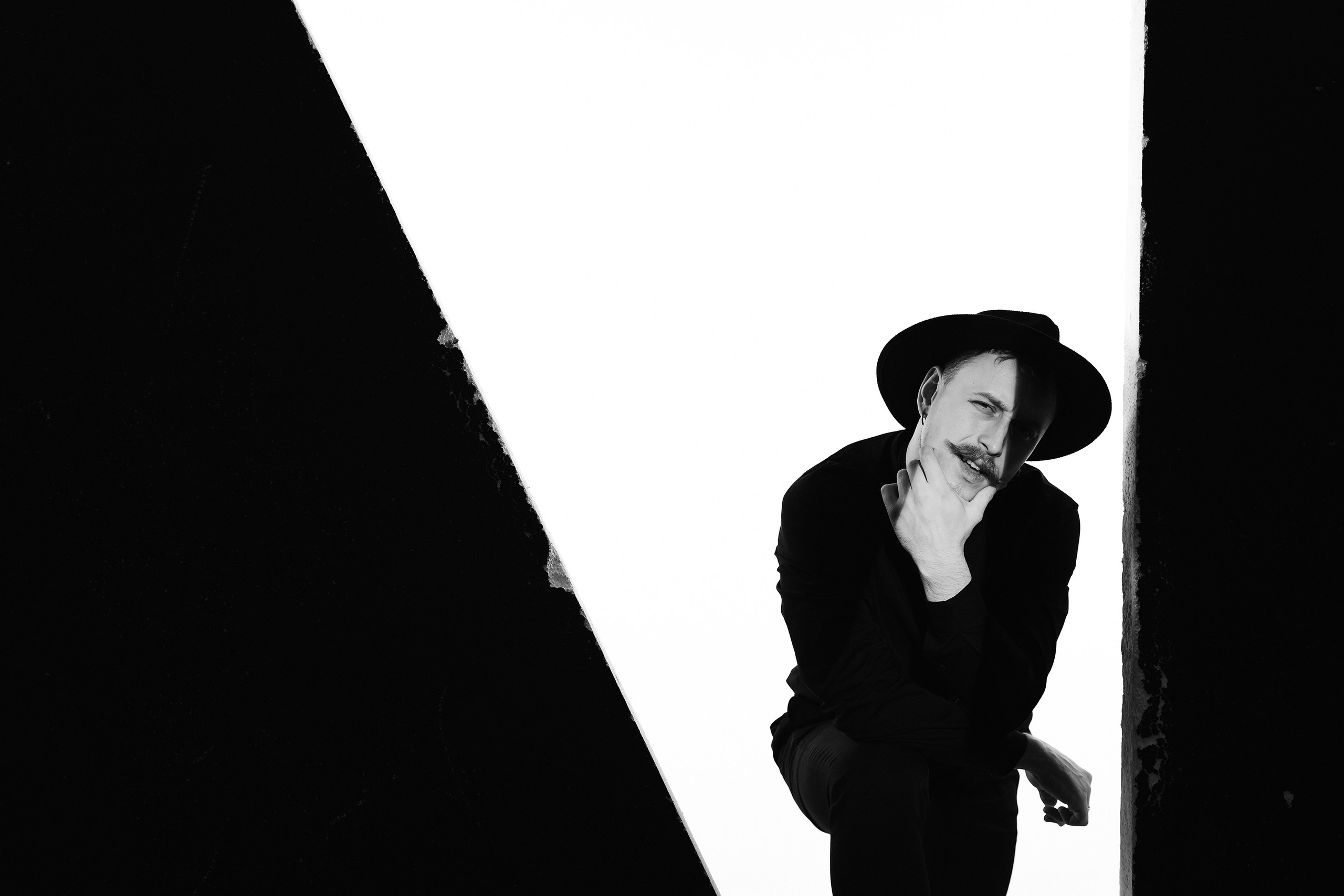 Креативная мужская фотосессия. Профессиональный фотограф в Новосибирске