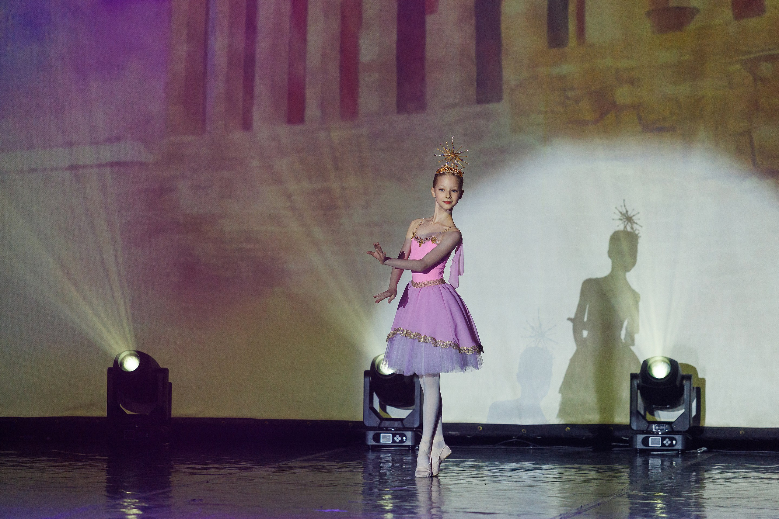 Репортажная фотосъемка отчетного концерта студии танцвев LilBallerine. Профессиональный фотограф в Новосибирске