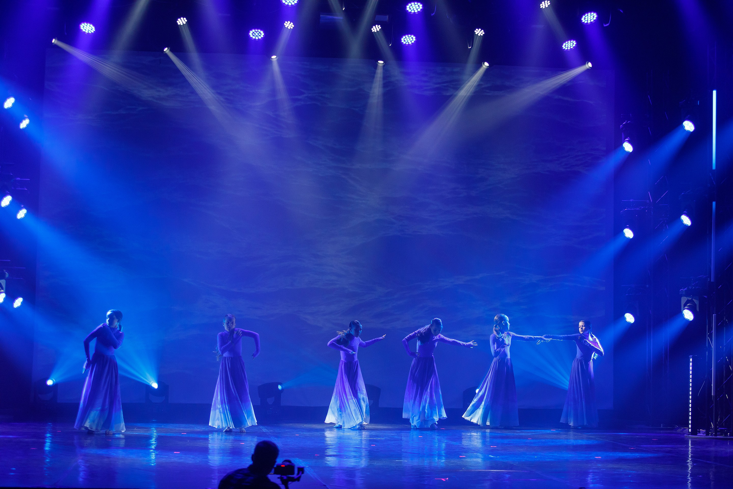 Репортажная фотосъемка отчетного концерта. Профессиональный фотограф в Новосибирске