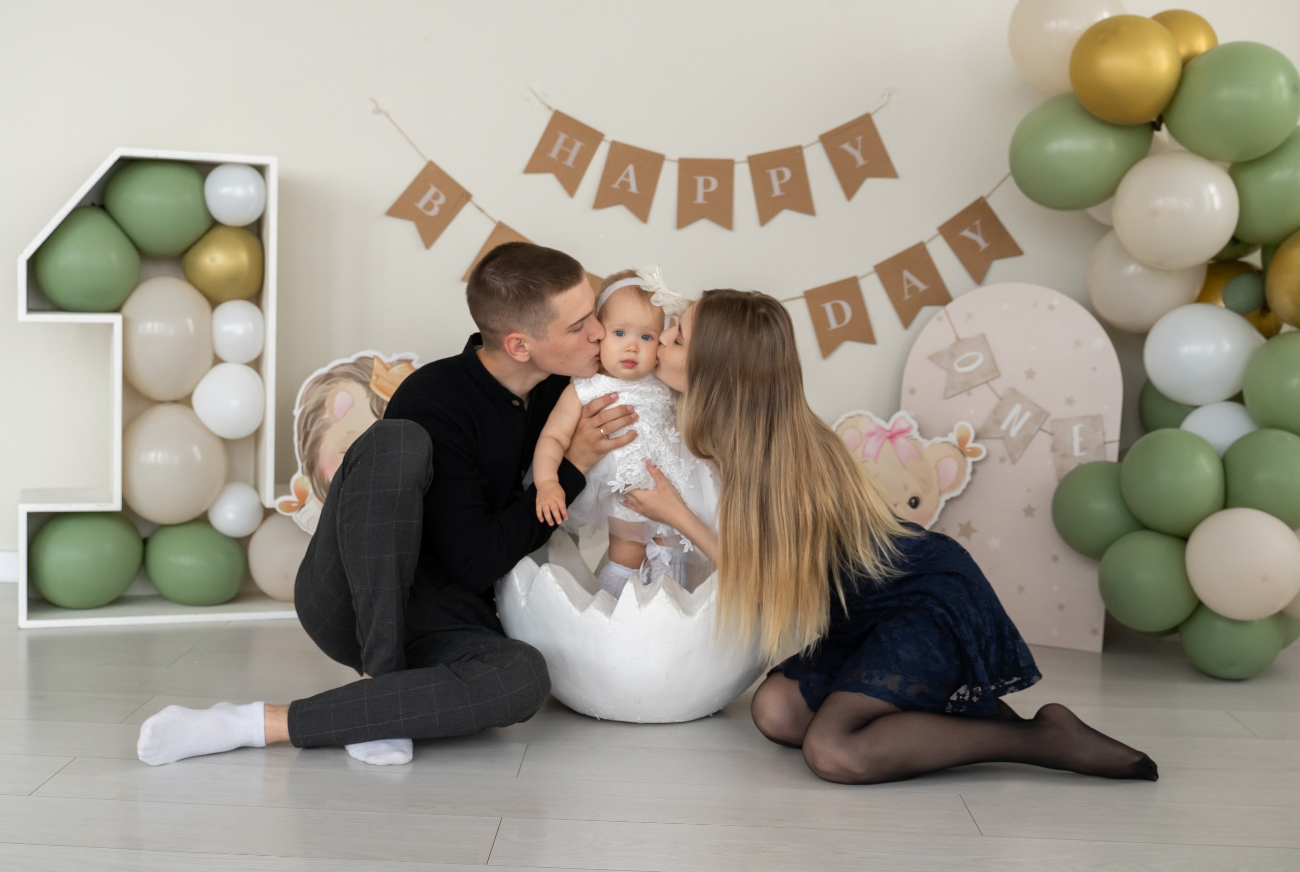 Cake smash. Фотостудия Малина в городе Улан-Удэ. Фотограф Ирина Жарникова