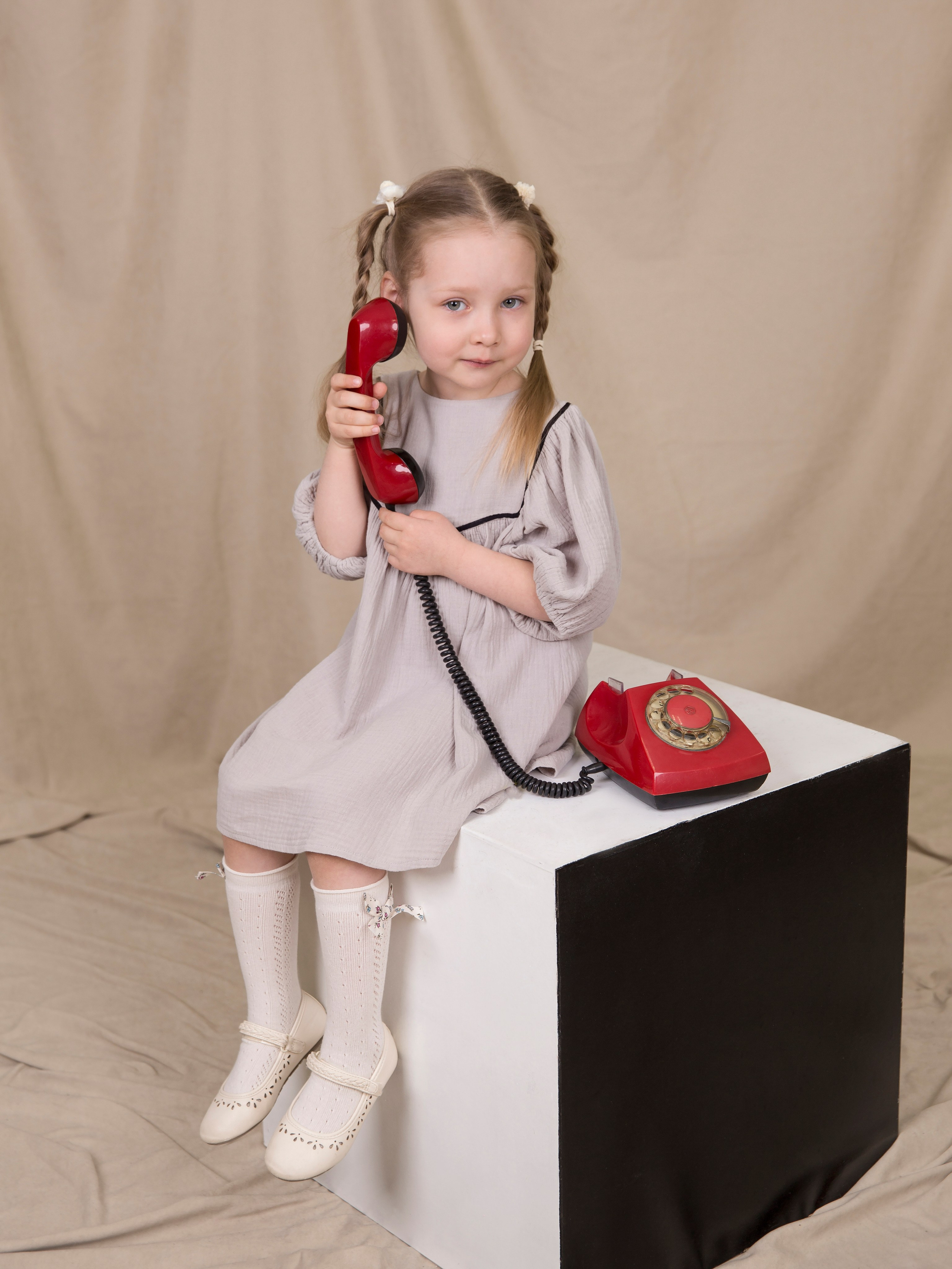 Общее фото в детском саду с выездным реквизитом в Тюмени. Выпускные альбомы в Тюмени для школ, садов, вузов спортивных секций