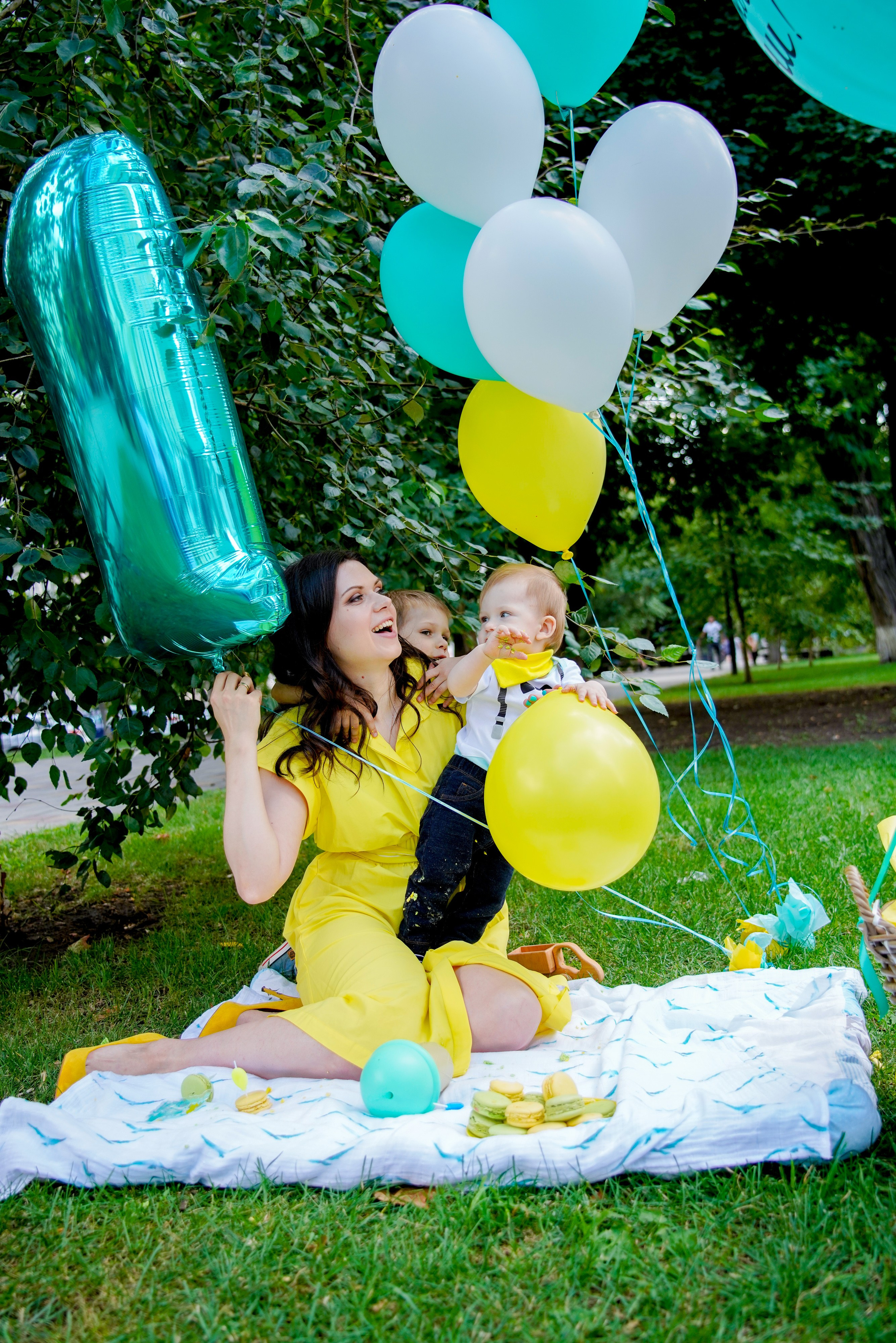 1 год)). Max Matvich and Victoria Basova are professionals in their field