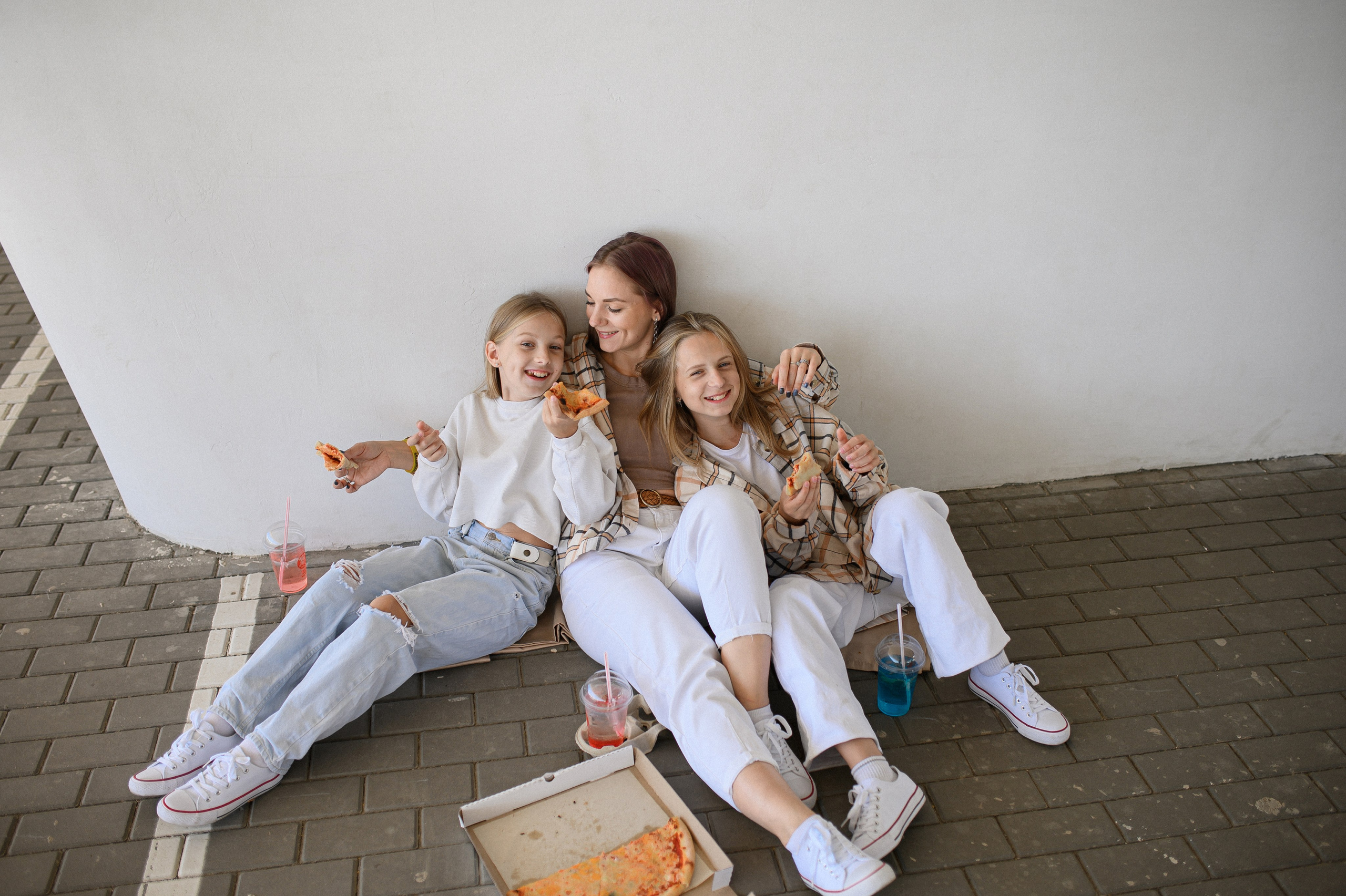 Марина и девочки. Www.ostermiller.ru