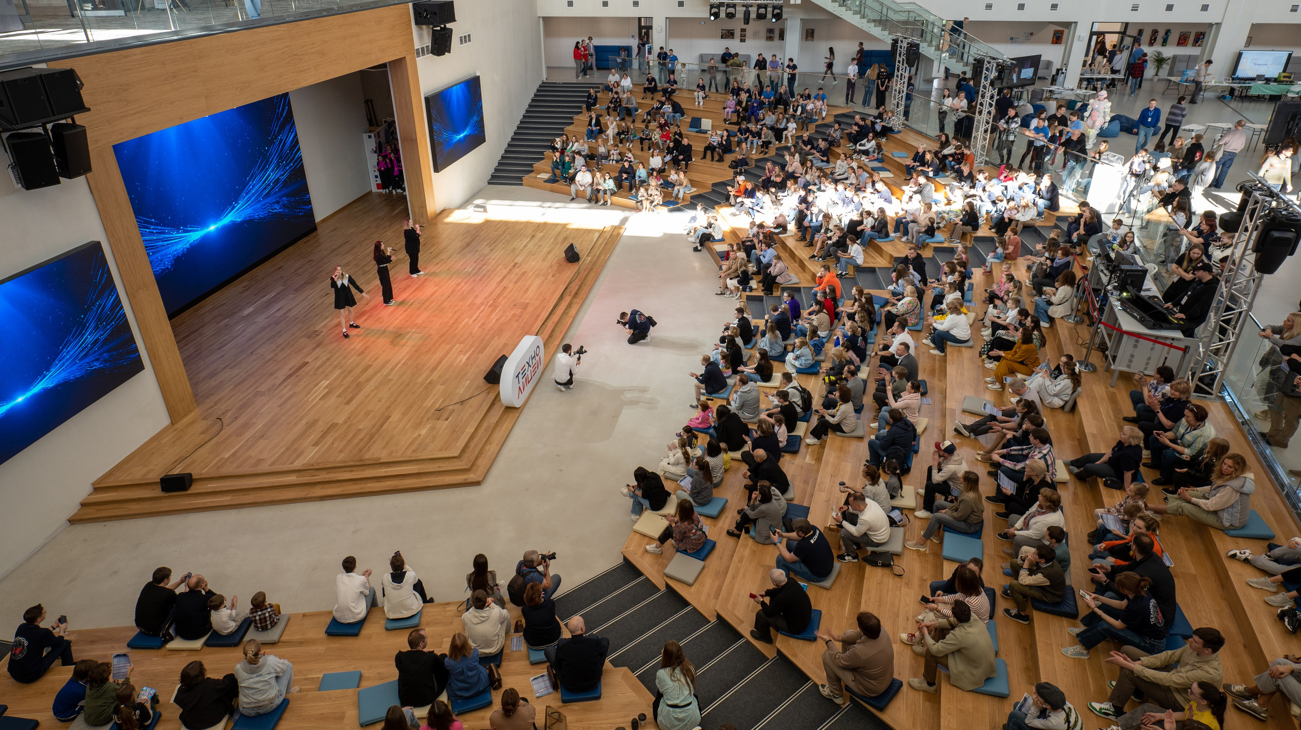 Репортажная съемка, мероприятия. Фотограф и видеограф в Москве Александр Вандышев