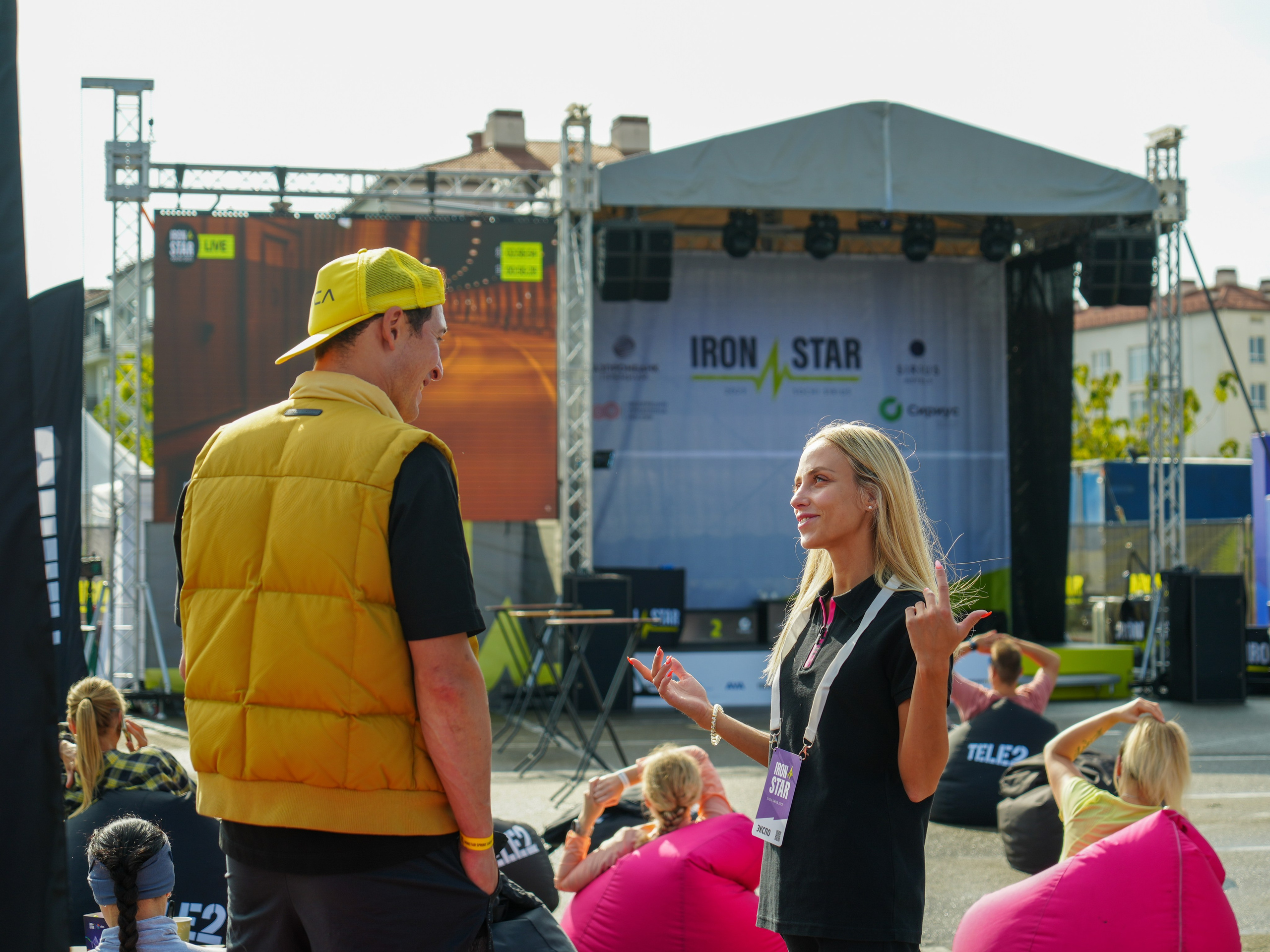 Фотоотчет партнерской интеграции для компании TELE2 на фестивале Ironstar. Репортажный фотограф в Красной Поляне и Сочи Павлюченко Екатерина