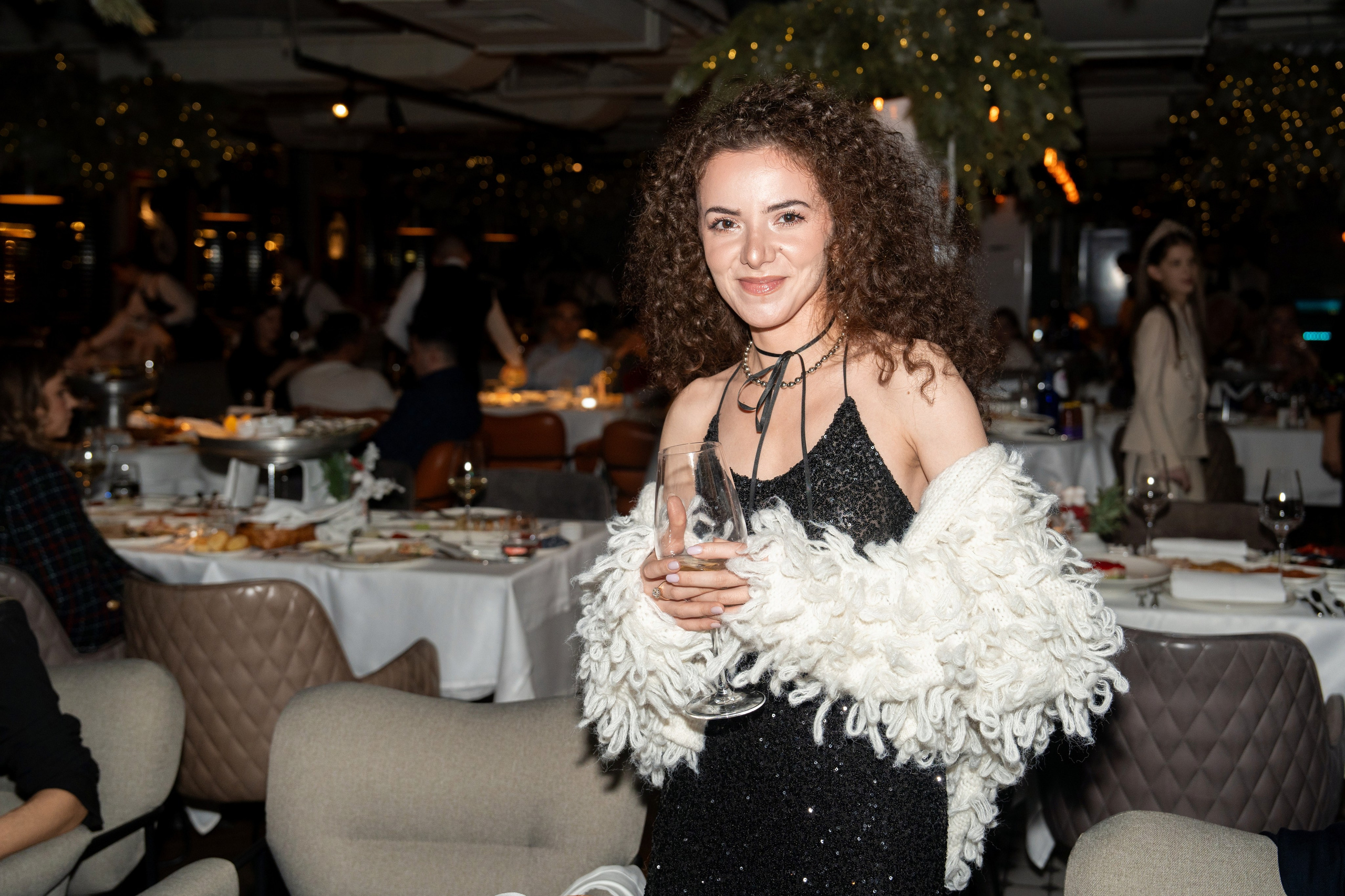 Новый год 2025 в ресторане Сахалин. Репортажный фотограф в Красной Поляне и Сочи Павлюченко Екатерина