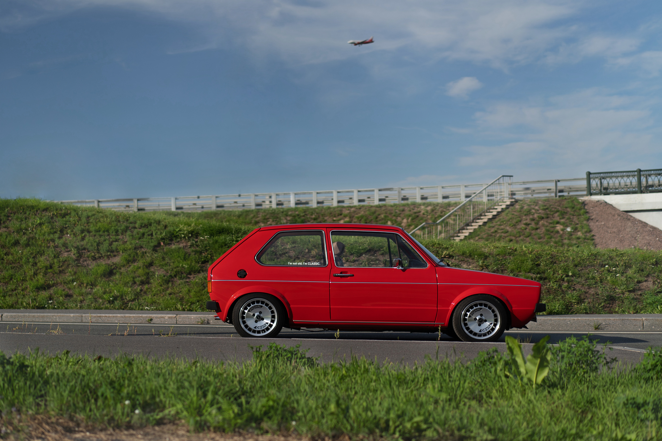 Поснимал гольф рядом с аэропортом 