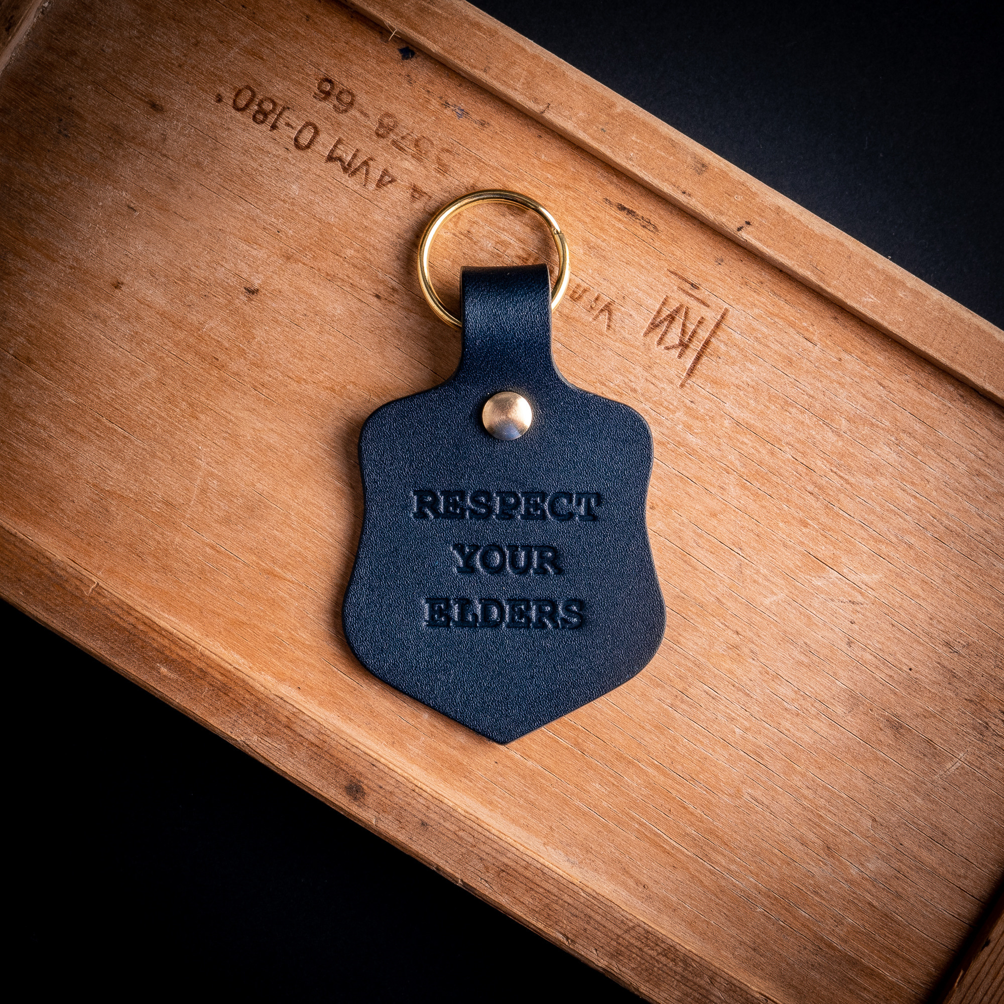 Брелоки Respect Your Elders. Автомобильный фотограф Антон Цырулев