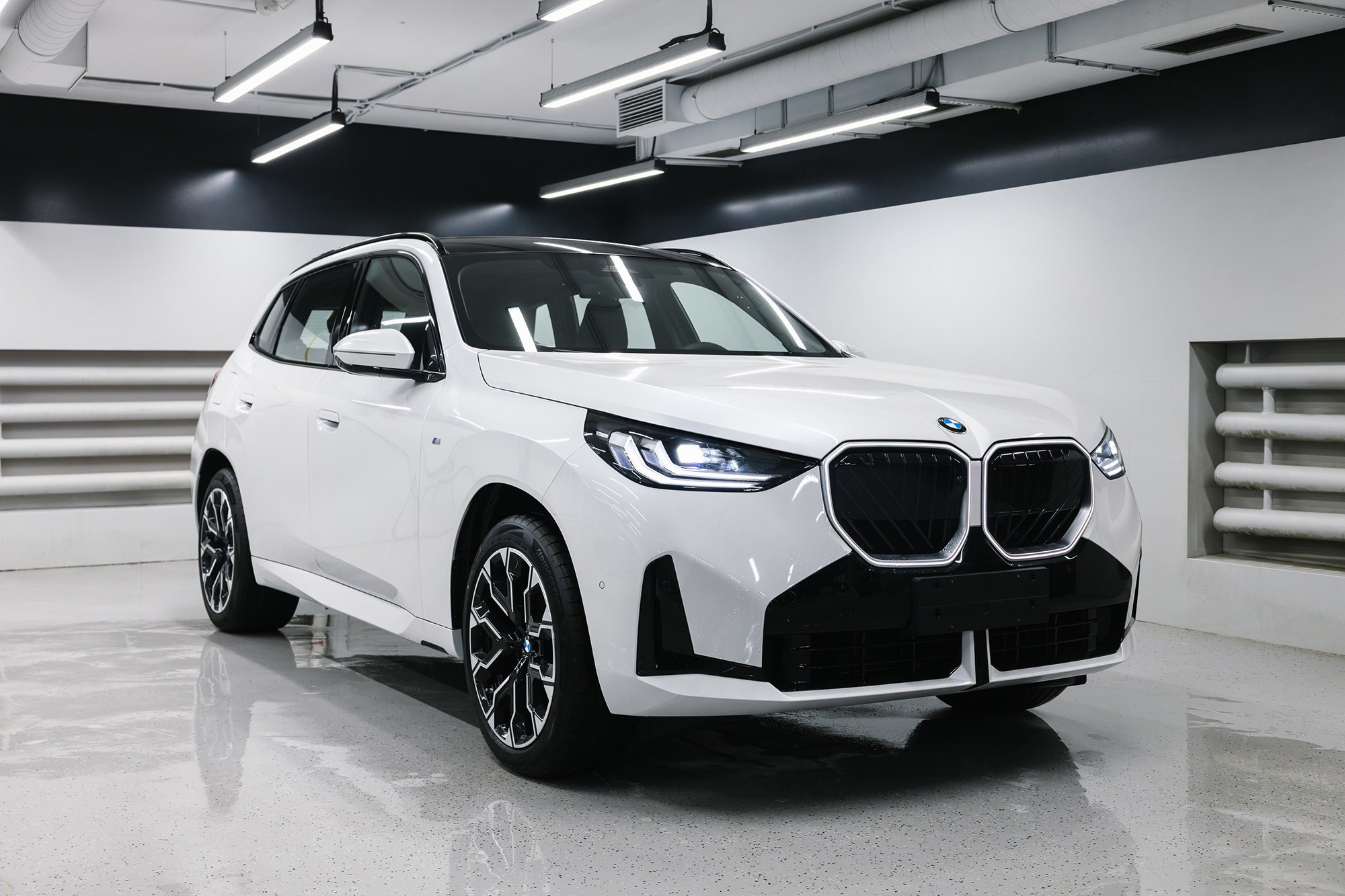 BMW X3 White G45. Новые автомобили