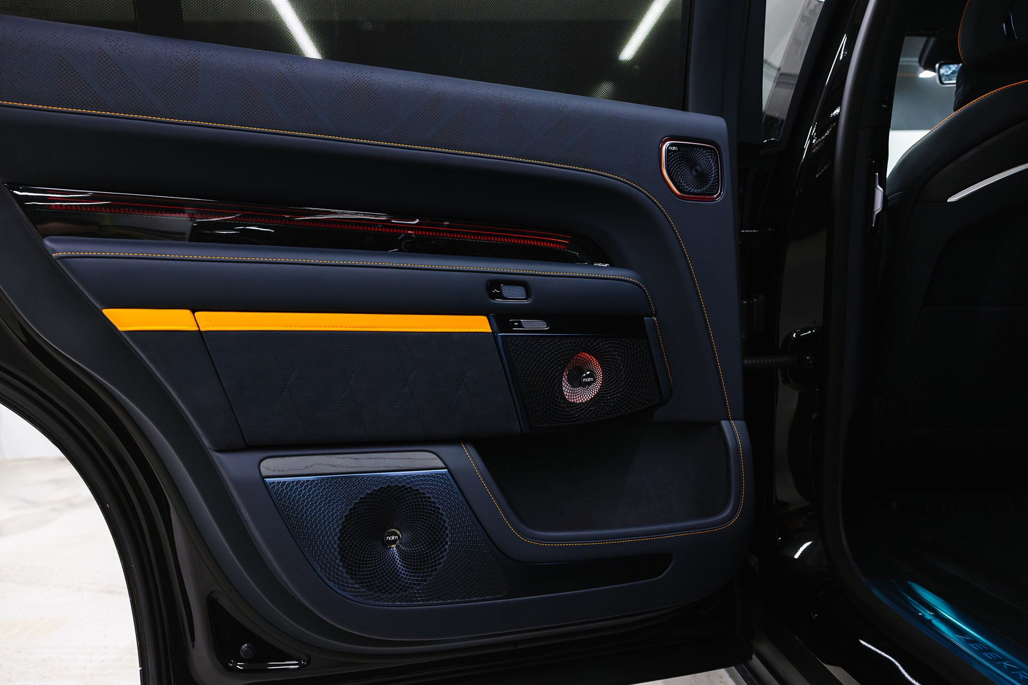 Zeekr 9X 2.0hyb 4WD AT (1401 л. с.) 2025 + фаркоп. Автосалон «Х-Авто»