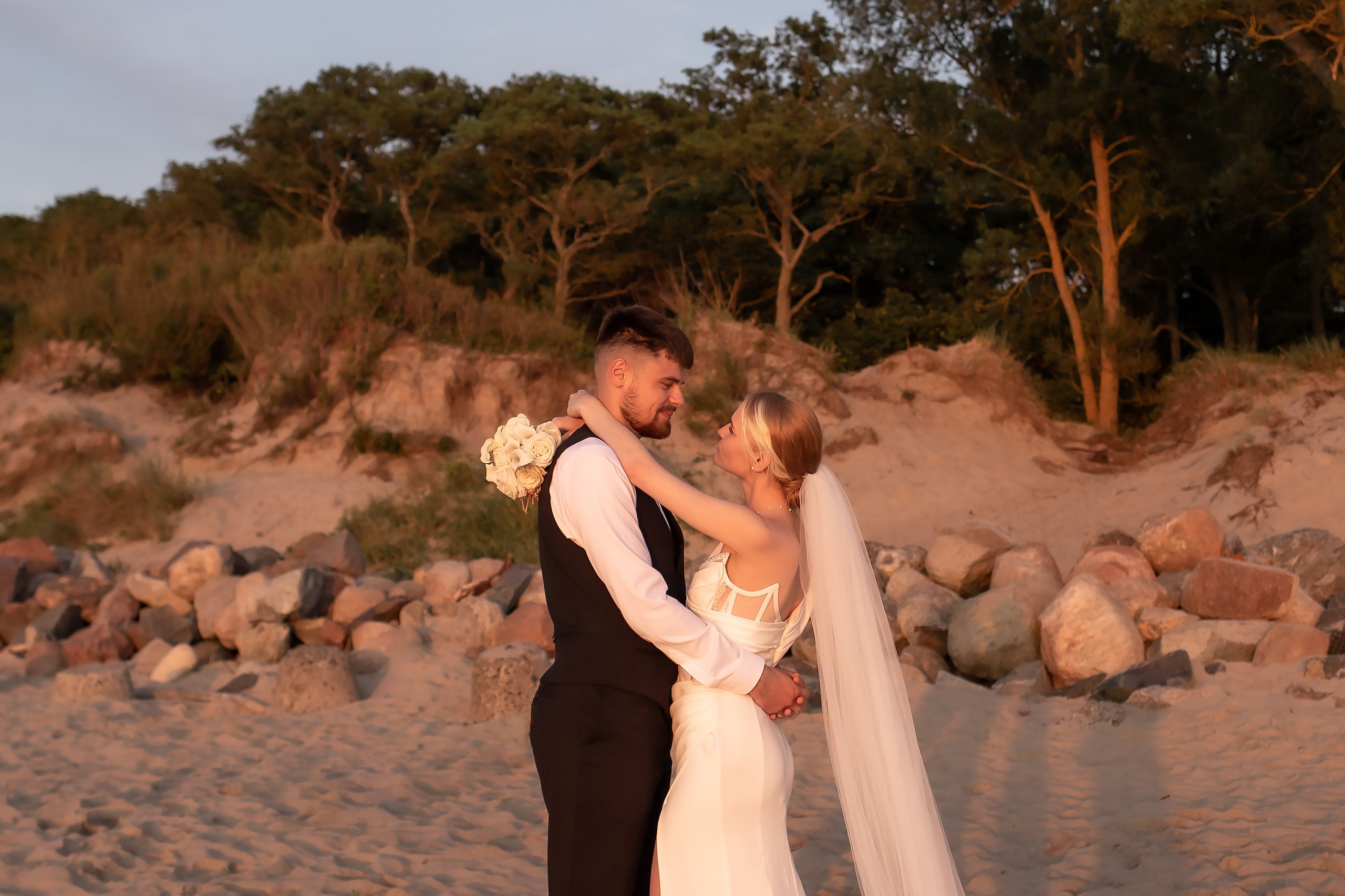 Александра и Влад. На закате. Фотограф в Калининграде Решетникова Алина