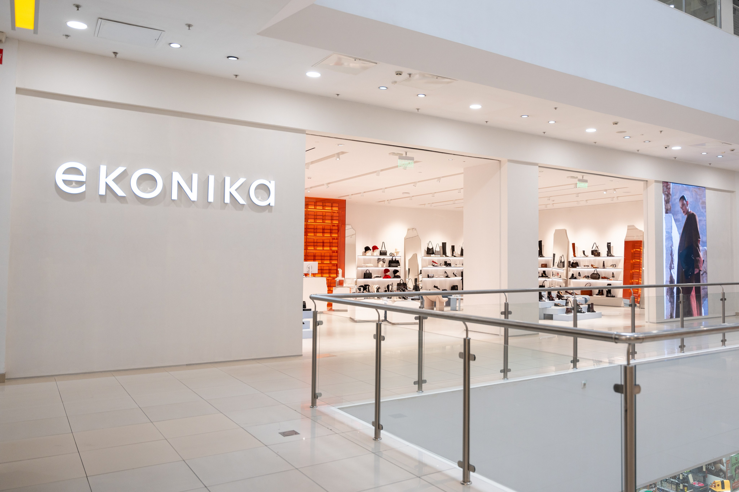 Интерьерная фотосъемка магазина Ekonika в Краснодаре — обувной бренд Профессиональная фотосъемка Ekonika — фирменный магазин в Краснодаре. Шедевры для Вас! Фотограф и Видеограф в Краснодаре Пахиев Руслан