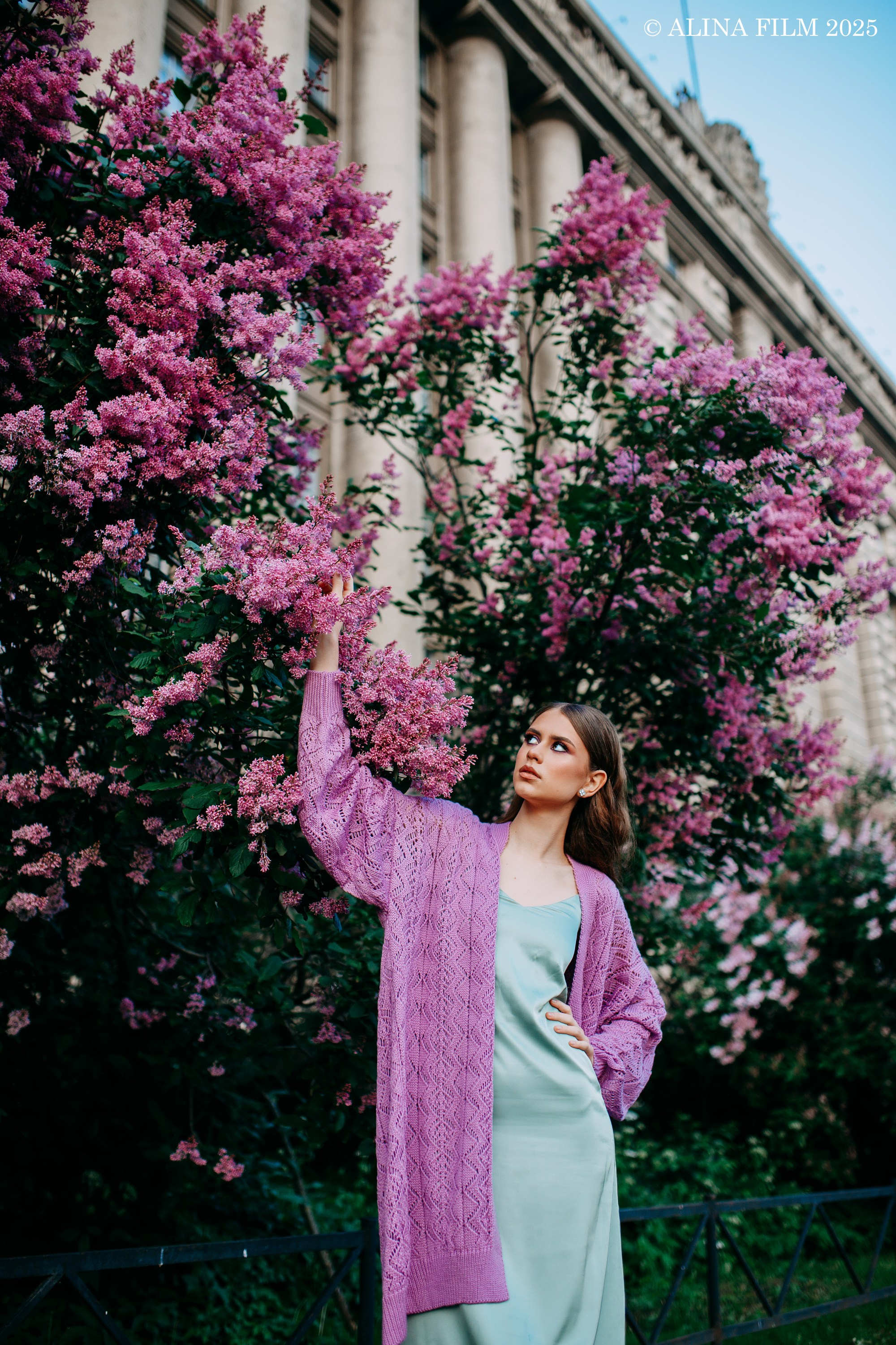 Фотосессия в сирени в Санкт-Петербурге. Фотограф в Санкт-Петербурге Alina Film