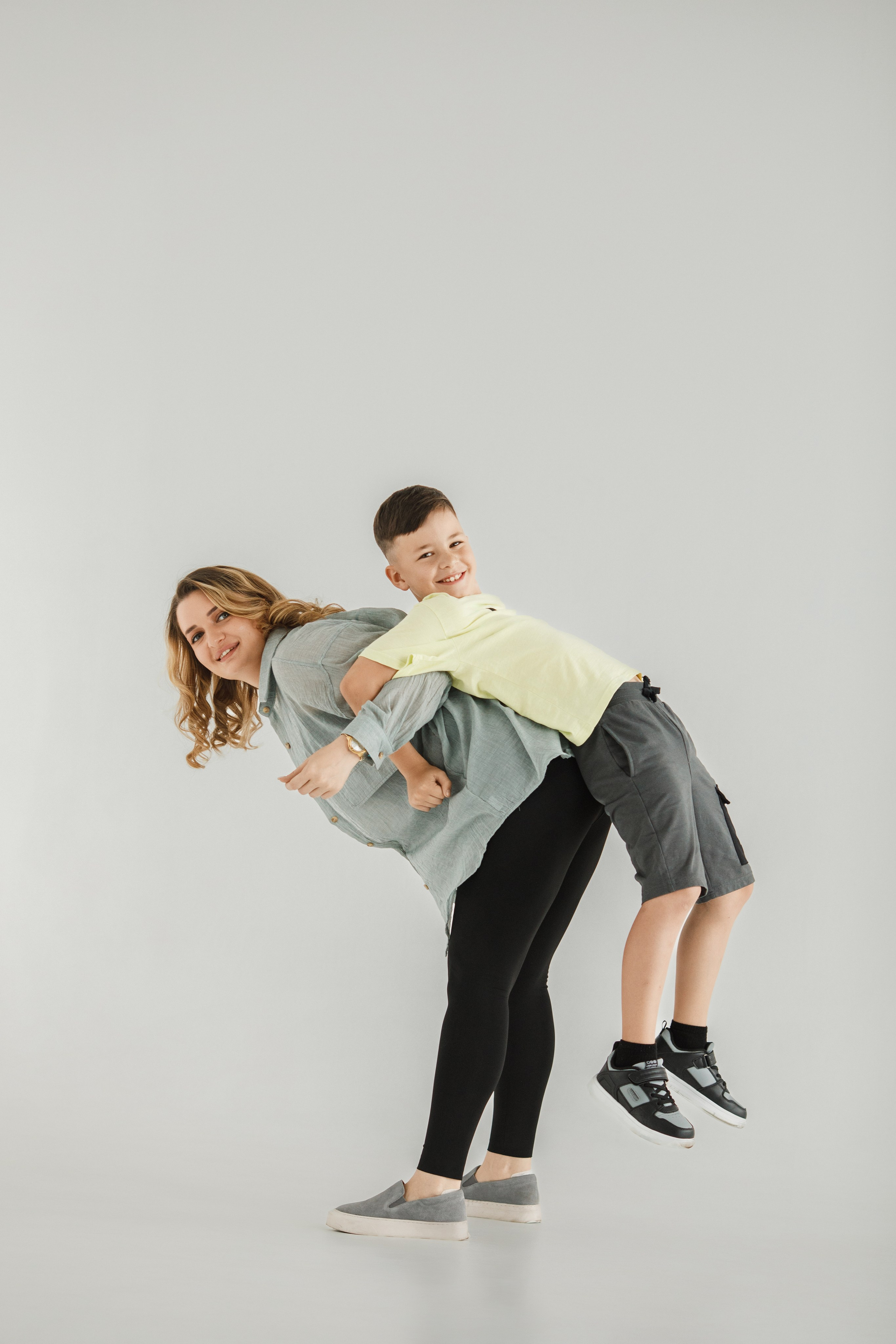 Семейная фотосессия с бенто-тортом. Фотограф во Владикавказе Юрий Геворгизов