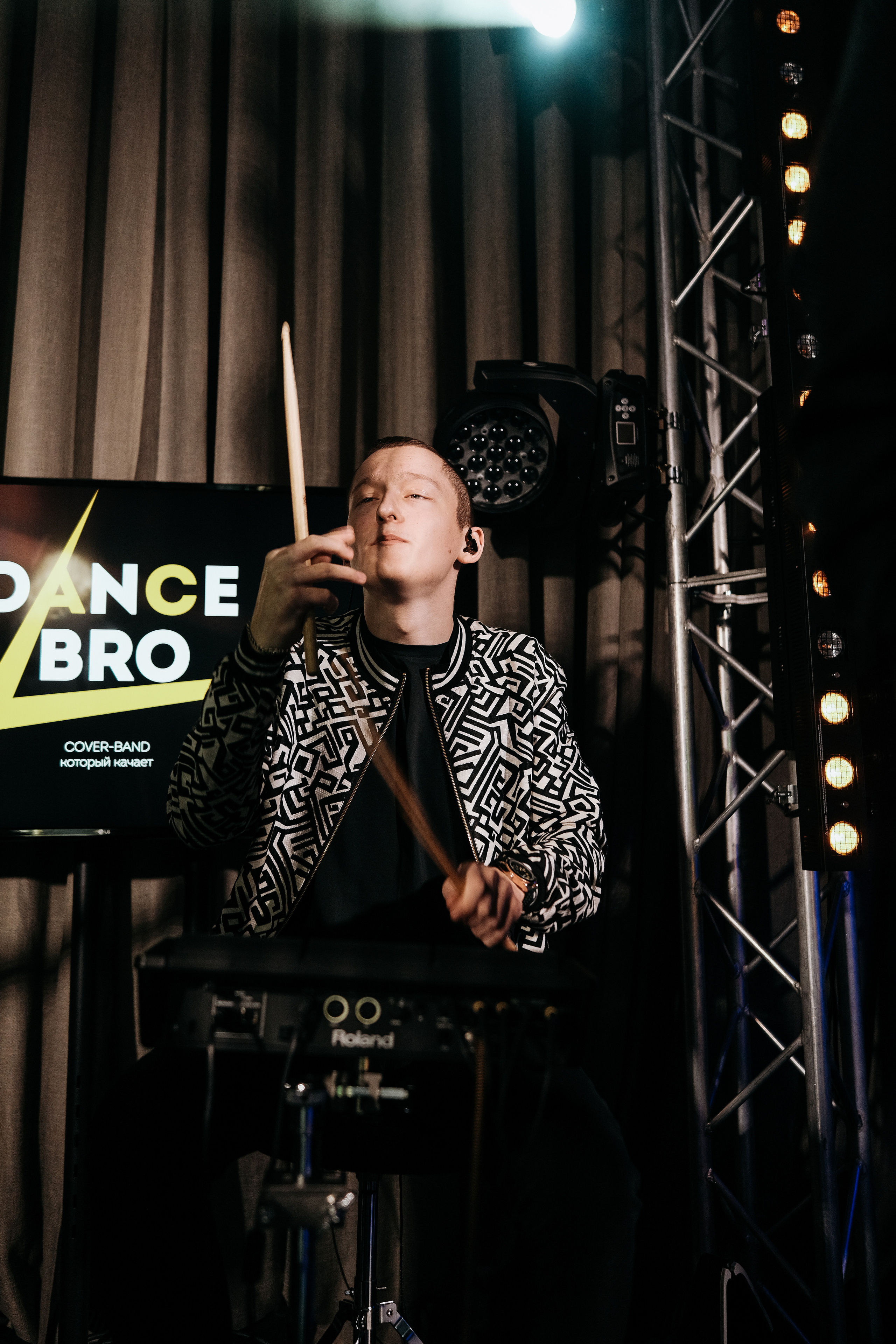 Концерт. Фотограф и видеограф в Тюмени Анна Жагорина, ваши фото еще не отдавали так быстро!