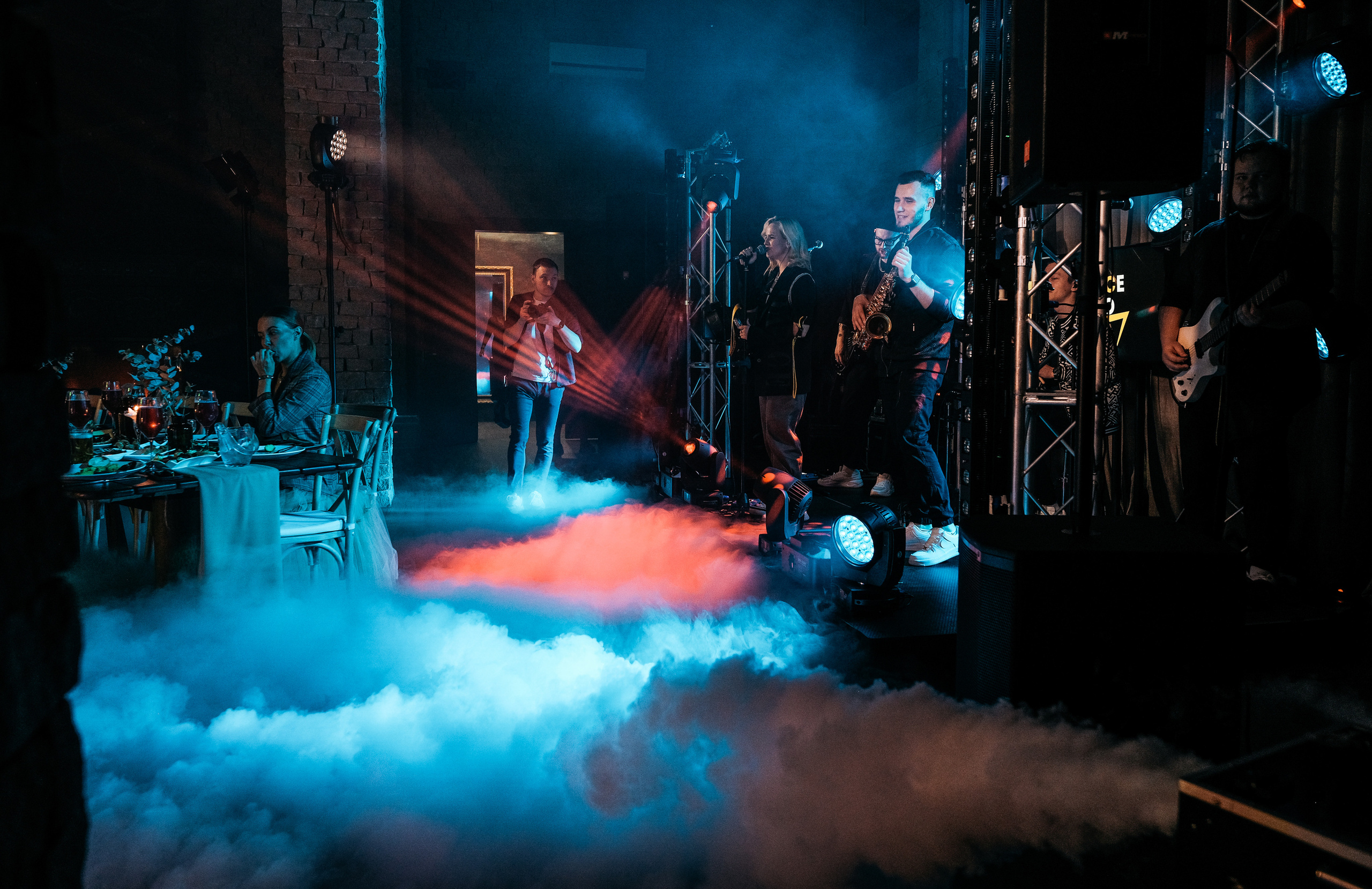 Концерт. Фотограф и видеограф в Тюмени Анна Жагорина, ваши фото еще не отдавали так быстро!