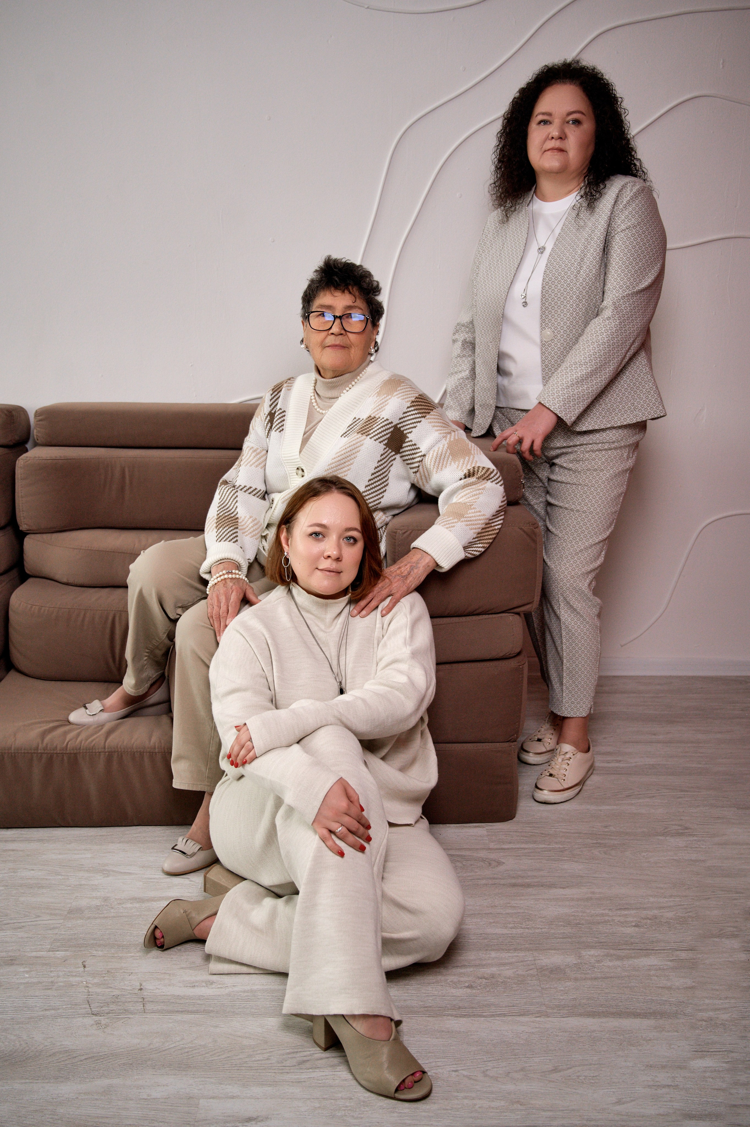 Семейная фотосессия для Лилии — тёплая съёмка в студии | Иван Третьяков, фотограф Новокузнецк