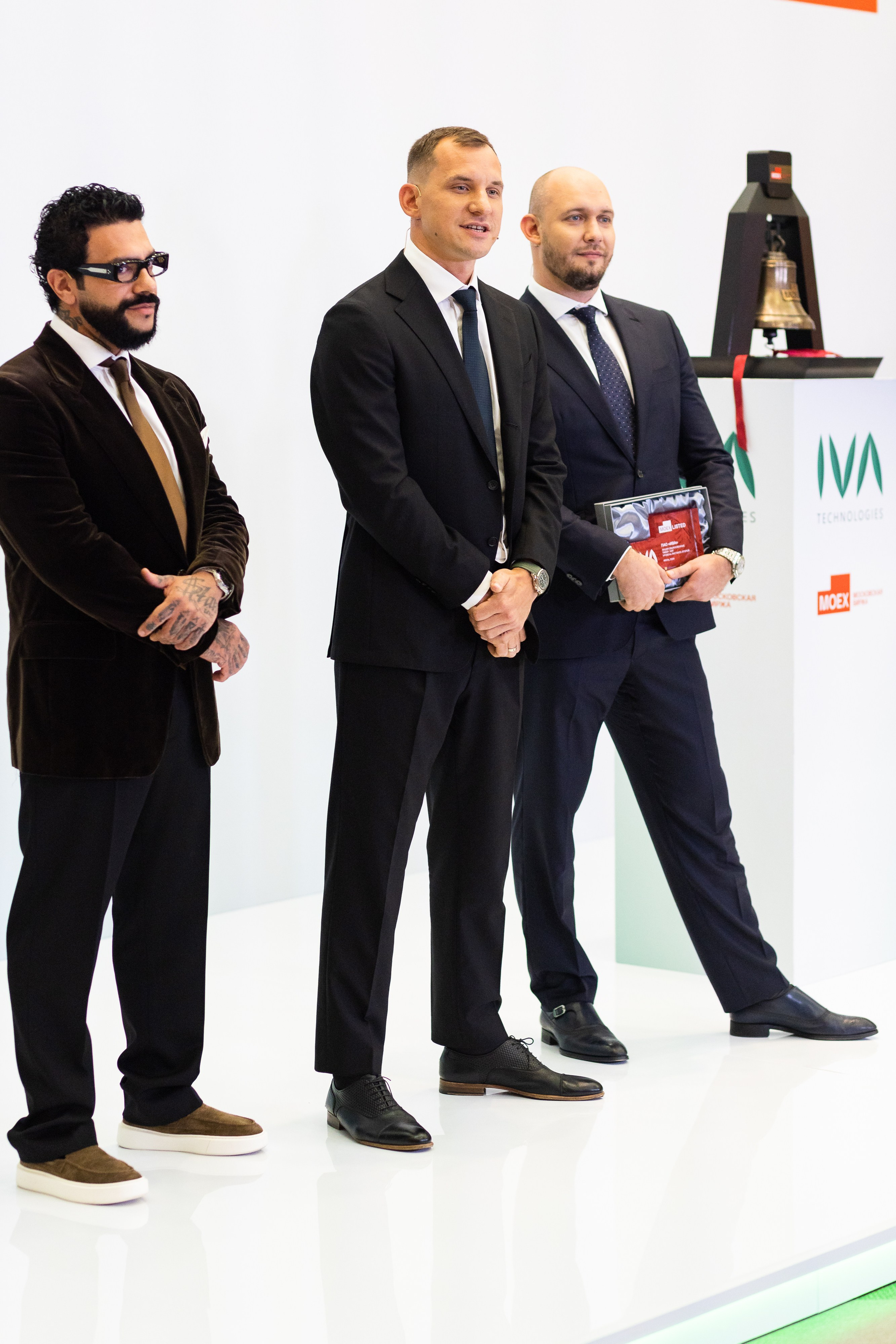 IVA на Московской бирже. Свадебный и портретный фотограф в Королёве Сергей Чихарев