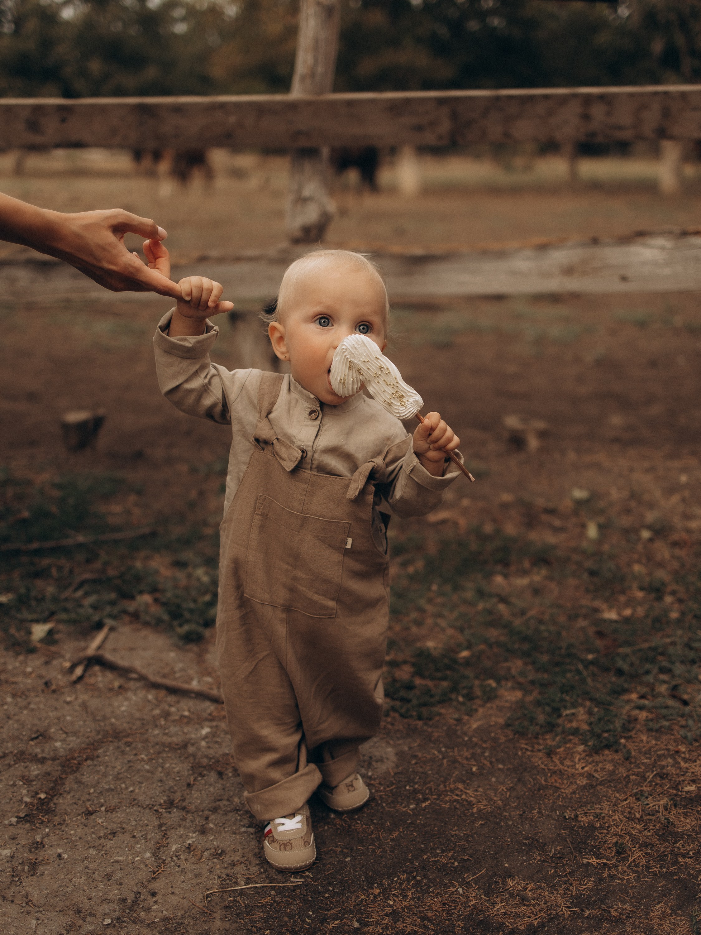 Мама с дочкой. Конюшня. Семейный фотограф в Краснодаре Храмова Анна