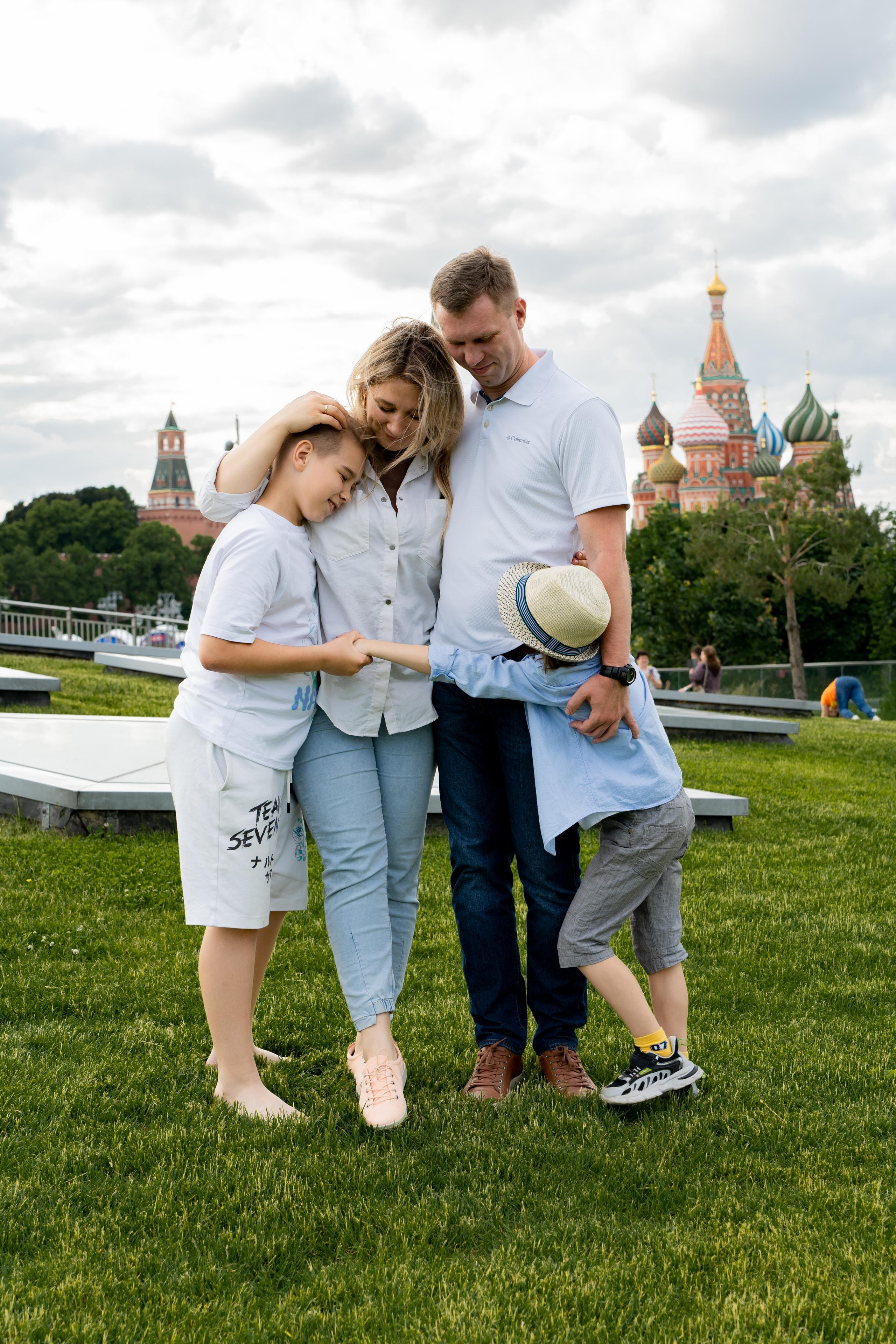 С семьей в Москве. Фотограф Москва. Базанова Анастасия