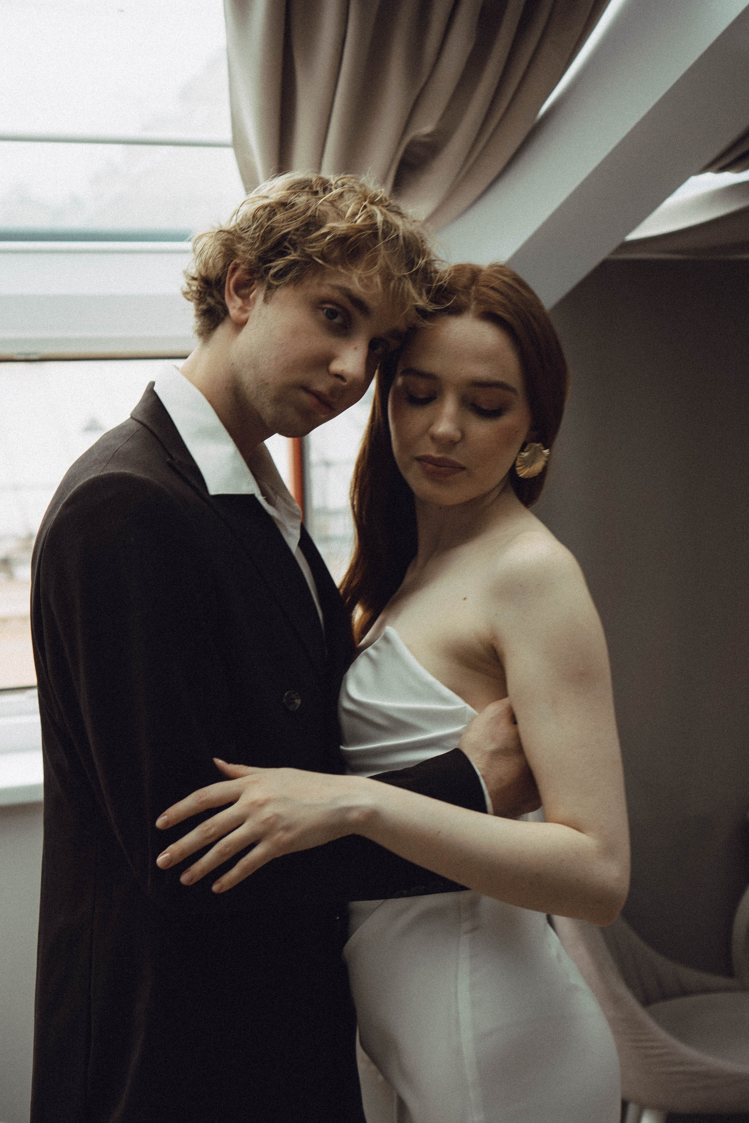 СВАДЕБНАЯ СЬЕМКА В ОТЕЛЕ. СБОРЫ ЖЕНИХА И НЕВЕСТЫ И ТАКЖЕ ТОР И ПОДГОТОВКА К ПРОГУЛКЕ. Профессиональный фотограф, Санкт-Петербург — Виктория Богомолова