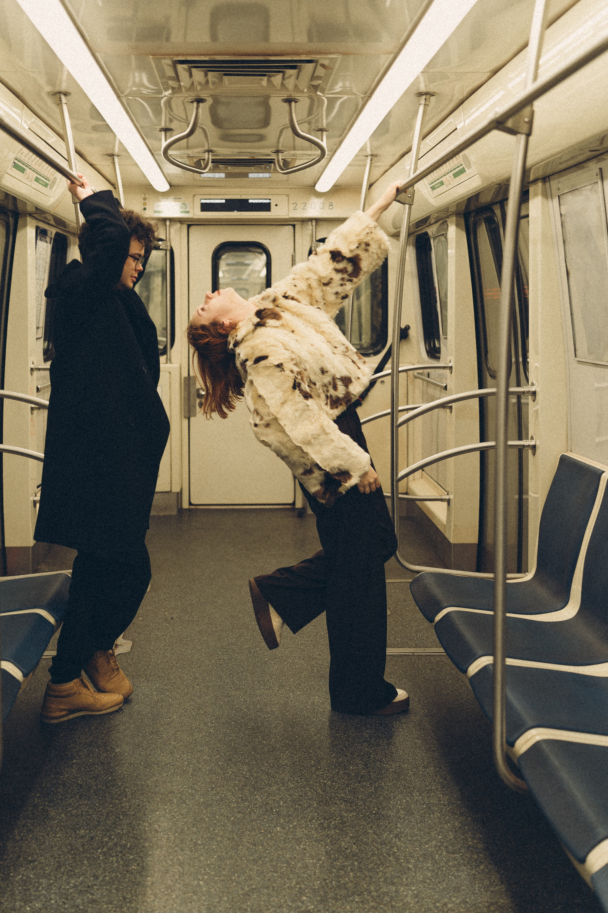 НОВОГОДНЯЯ ФОТОСЕСИИЯ ПАРЫ В МЕТРО ЛЮБОВЬ. Профессиональный фотограф, Санкт-Петербург — Виктория Богомолова