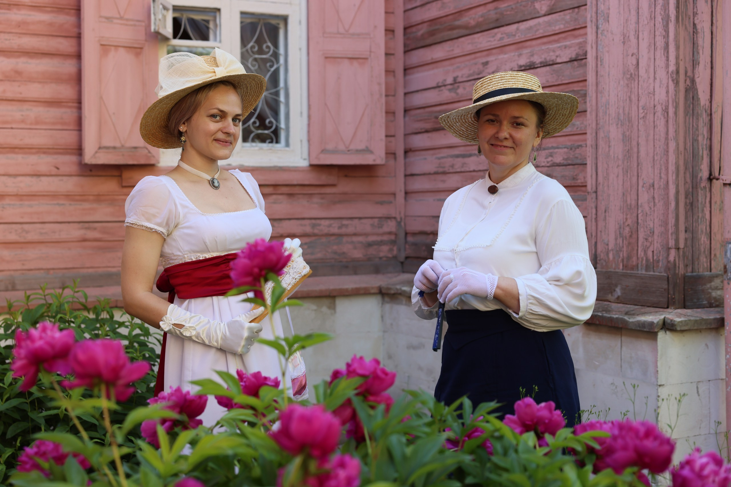 Усадьба Вересаева. Гости в саду. Фотограф в Туле Крупский АнДРей. Фотостудия «КАДР71» в Туле