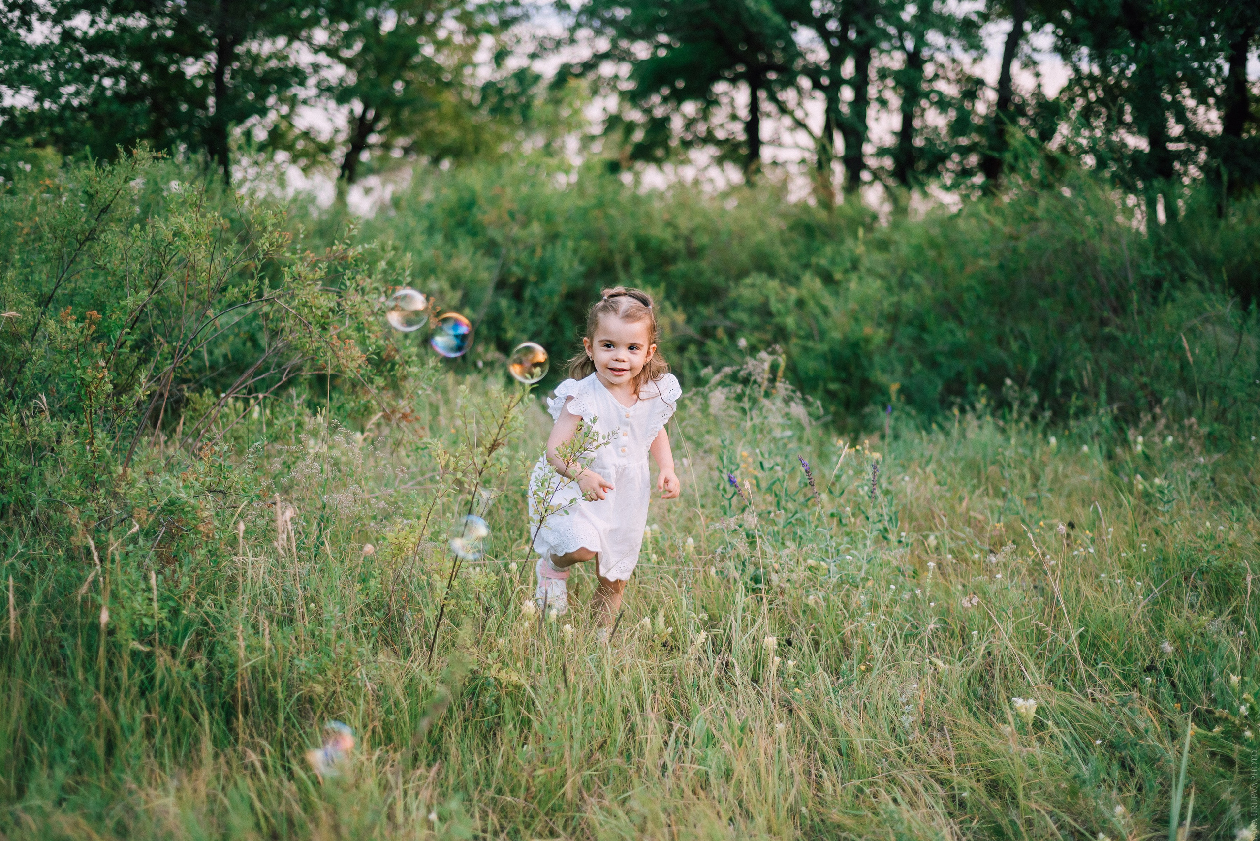 Вечерняя прогулка в лесу. Свадебный и контент- фотограф в Тольятти, Самаре, Москве Яна Уруева